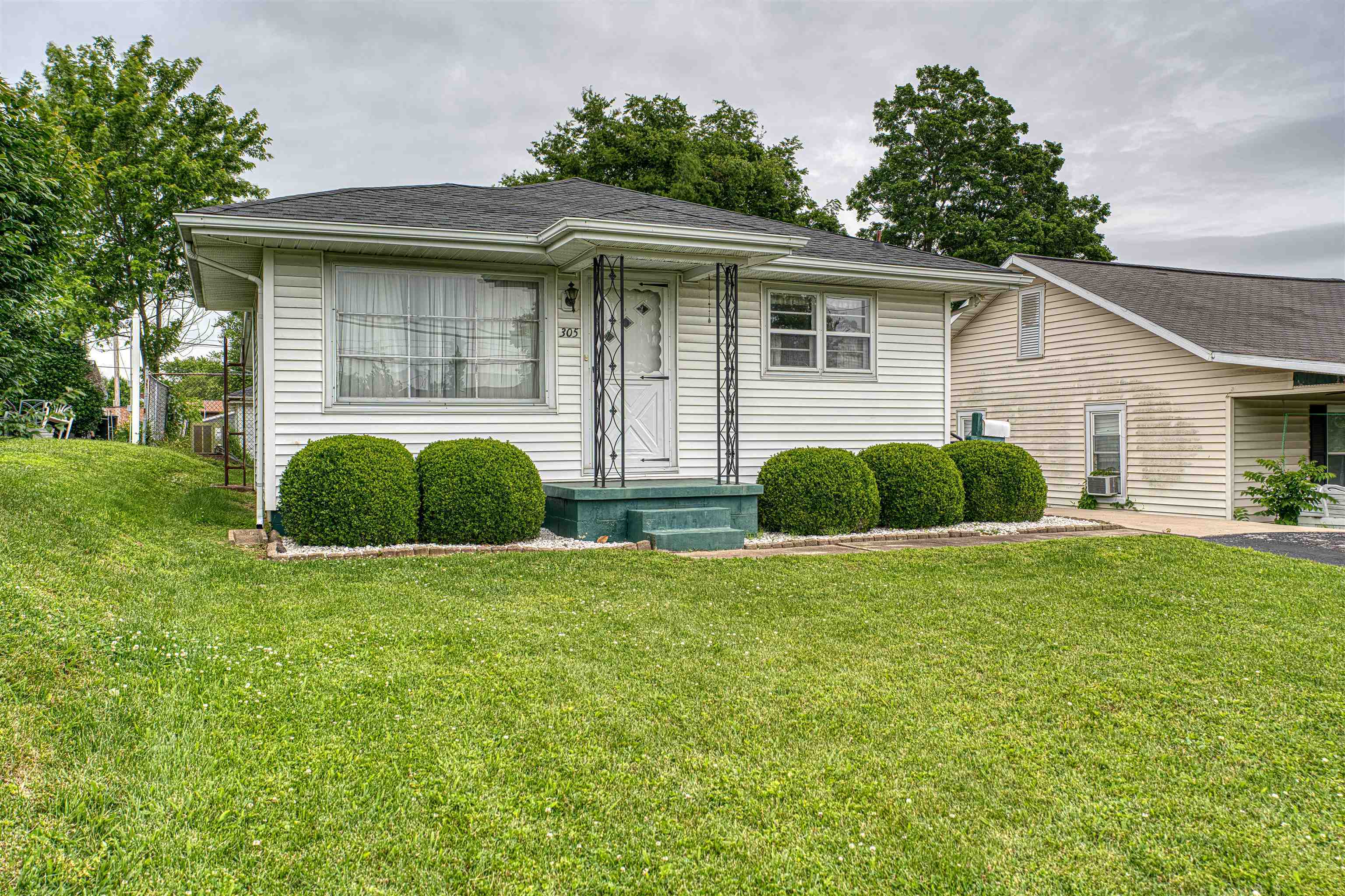 Property Photo: 305 Sand Lane KY 42420