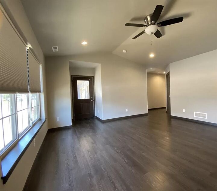 Property Photo:  122 Wild Rose Ln  IA 52333 