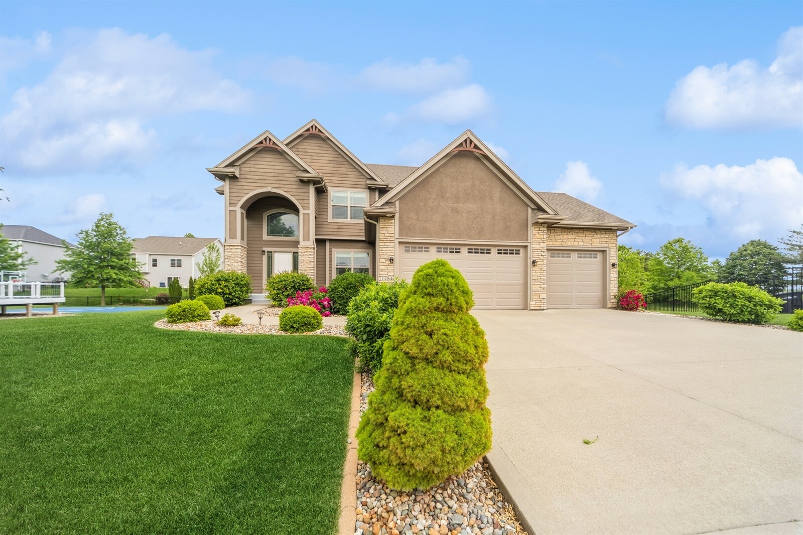 Property Photo: 1454 S Sugar Creek Court IA 50266