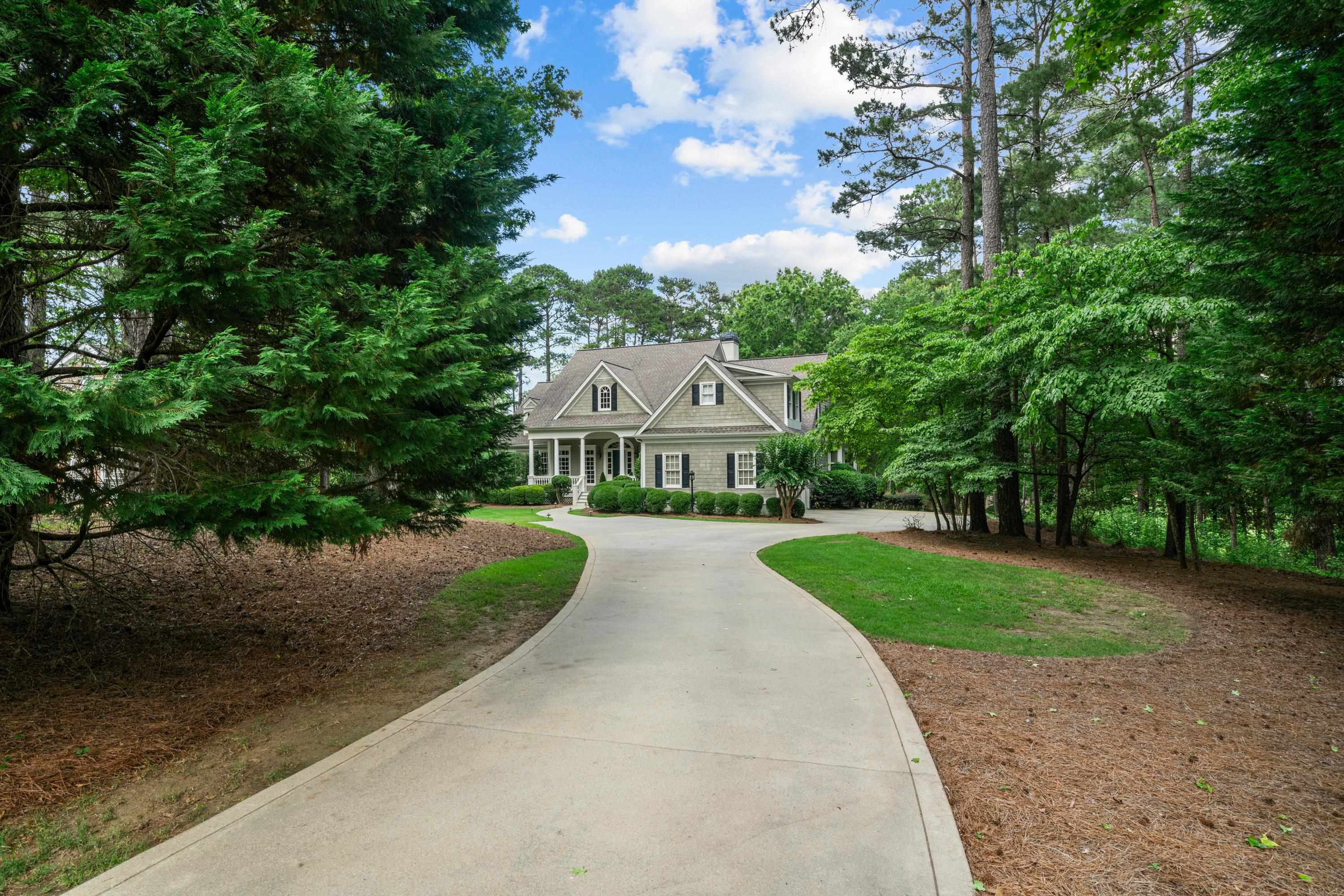 Property Photo: 1041 Cawthorne Lane GA 30642