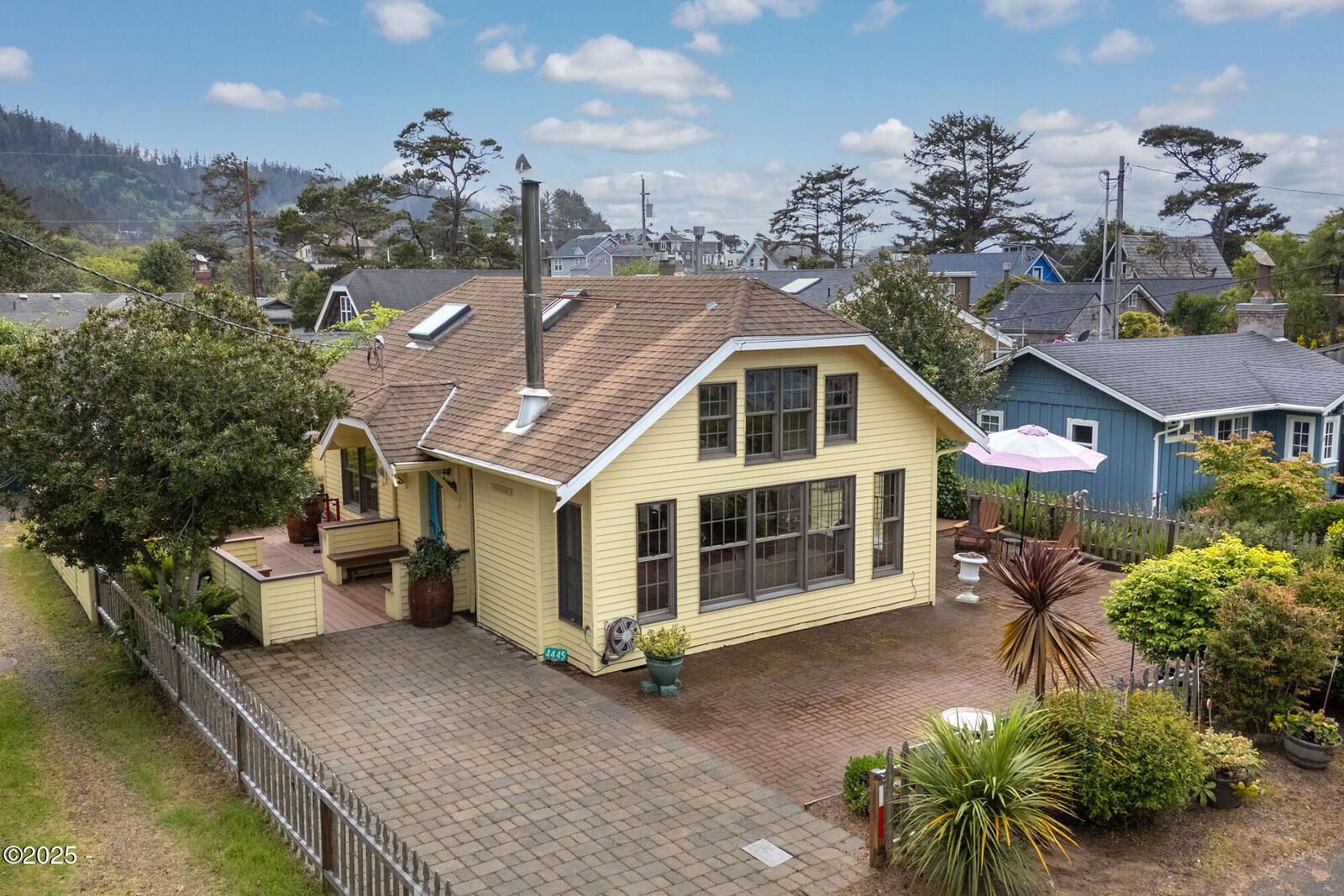 Property Photo:  4445 Independence Avenue  OR 97149 