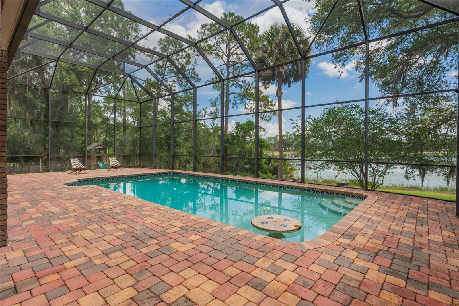 Property Photo:  120 E Greentree Lane  FL 32746 