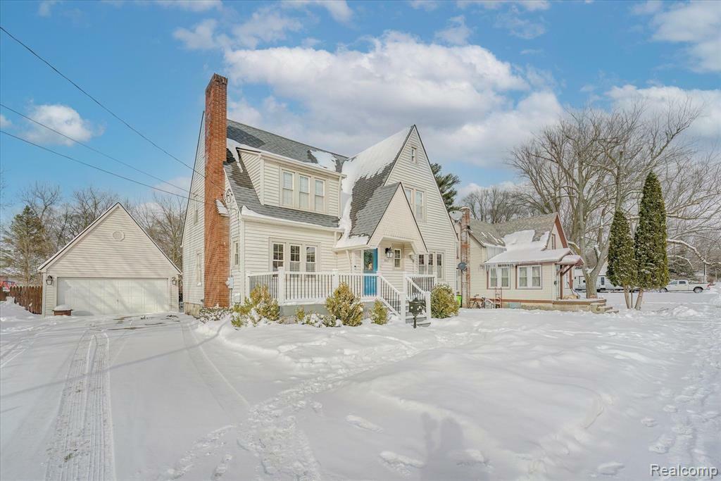 Property Photo: 203 6th Street MI 48430 2768