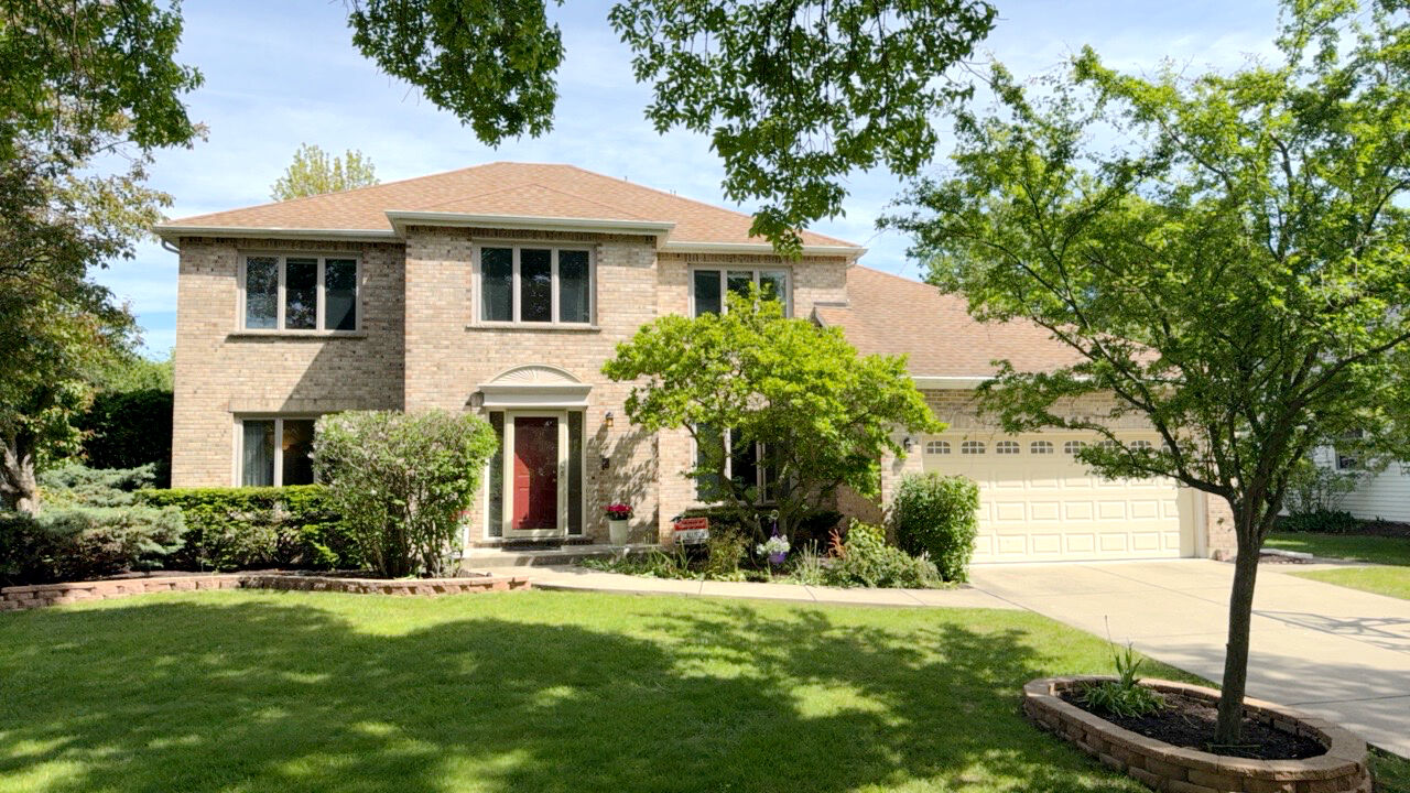 Property Photo: 1463 Lantern Circle IL 60540