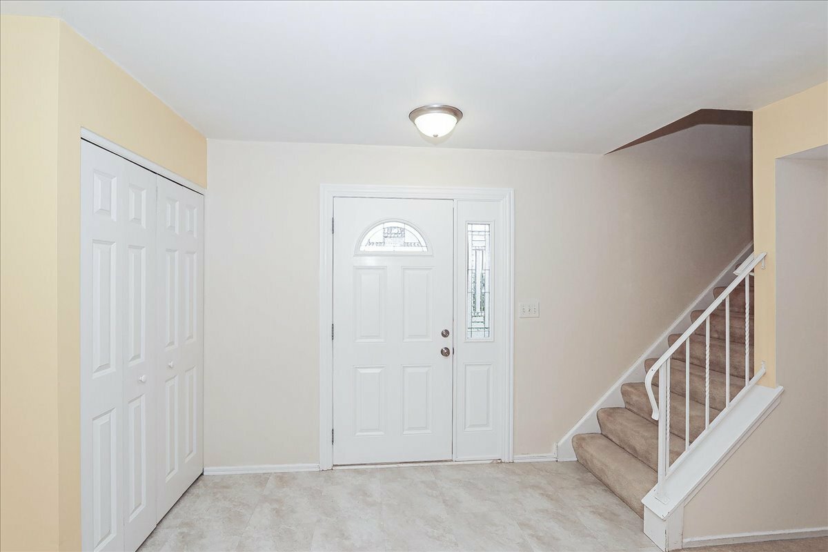 Property Photo: 4946 Somerton Drive IL 60010