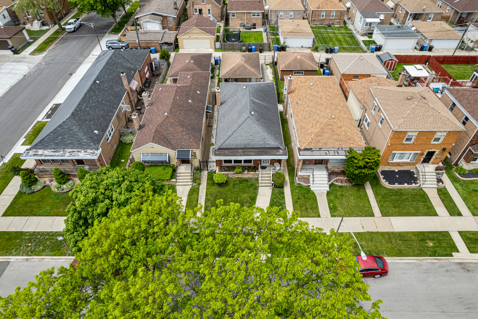 Property Photo:  8952 S East End Avenue  IL 60617 