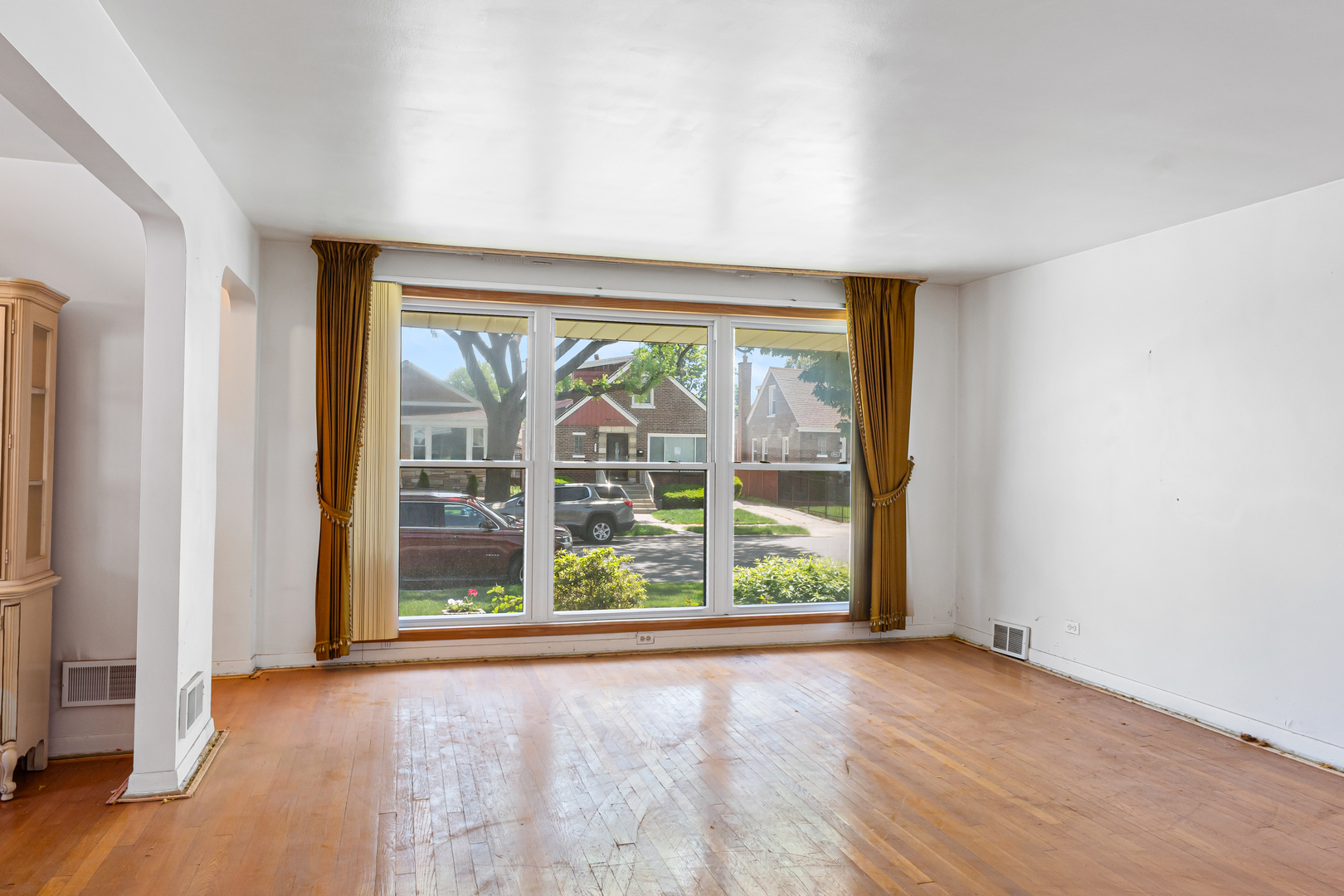 Property Photo: 8952 S East End Avenue IL 60617