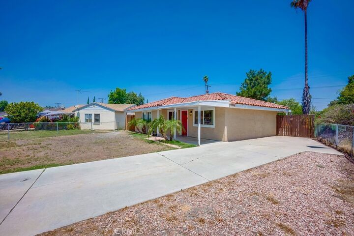 Property Photo:  8365 Greenpoint Avenue  CA 92503 