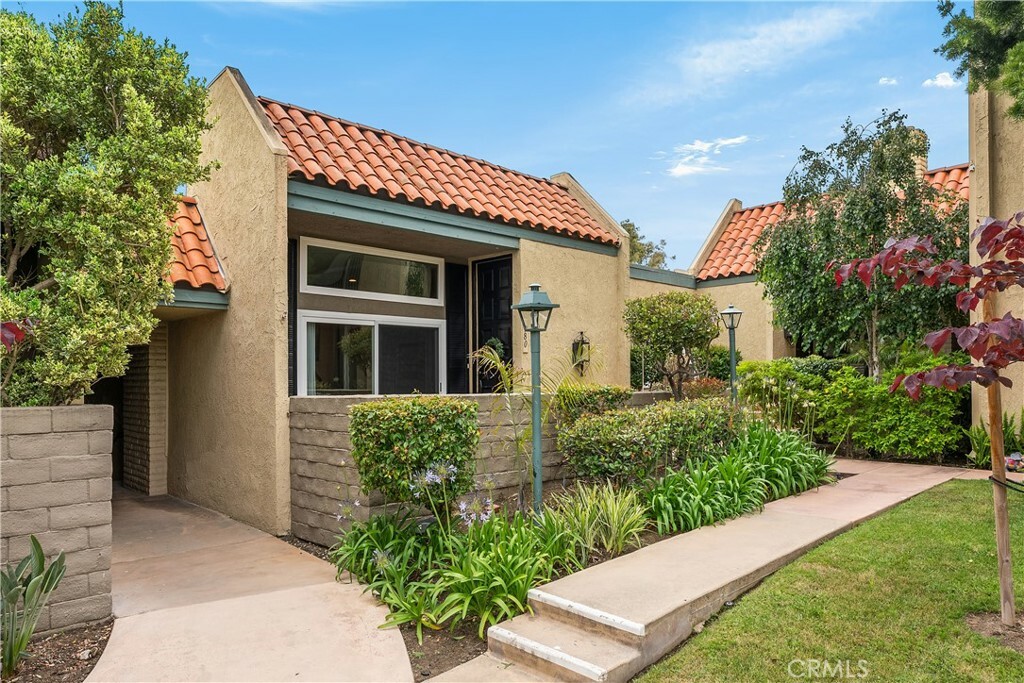 Property Photo: 980 Palo Verde Avenue CA 90815