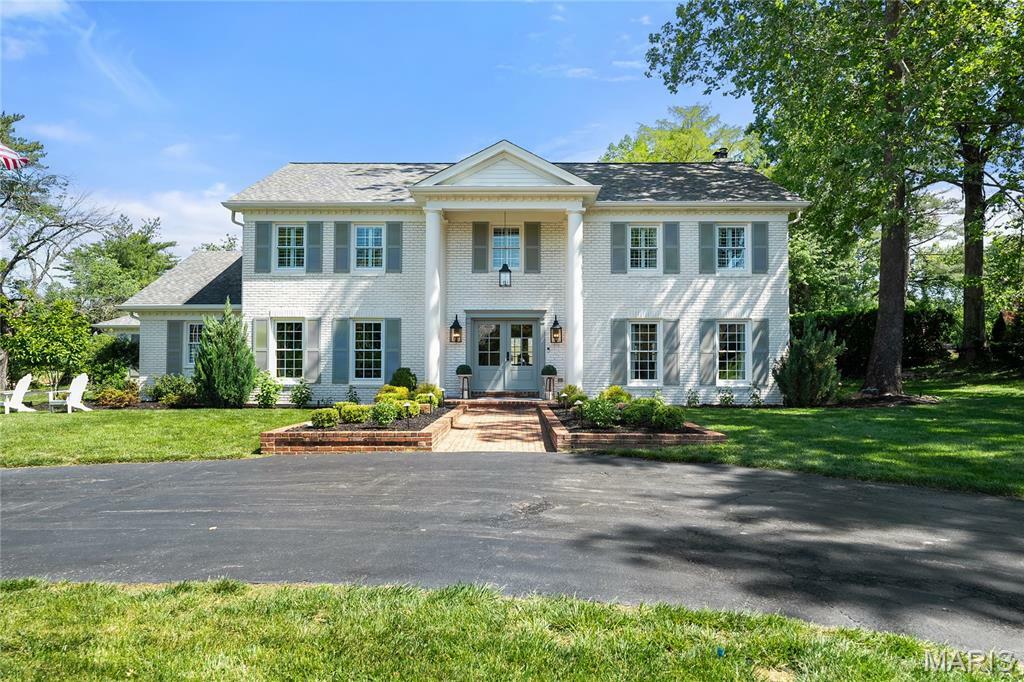 Property Photo: 561 Tregaron Place MO 63131