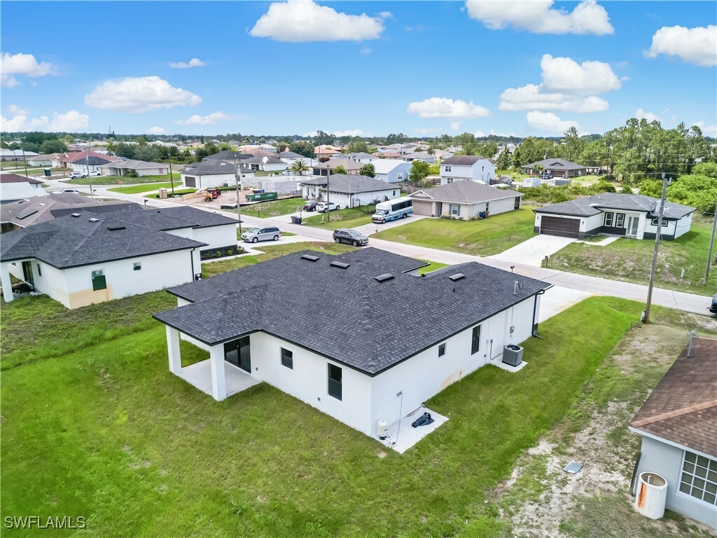 Property Photo:  2811 27th Street SW  FL 33976 