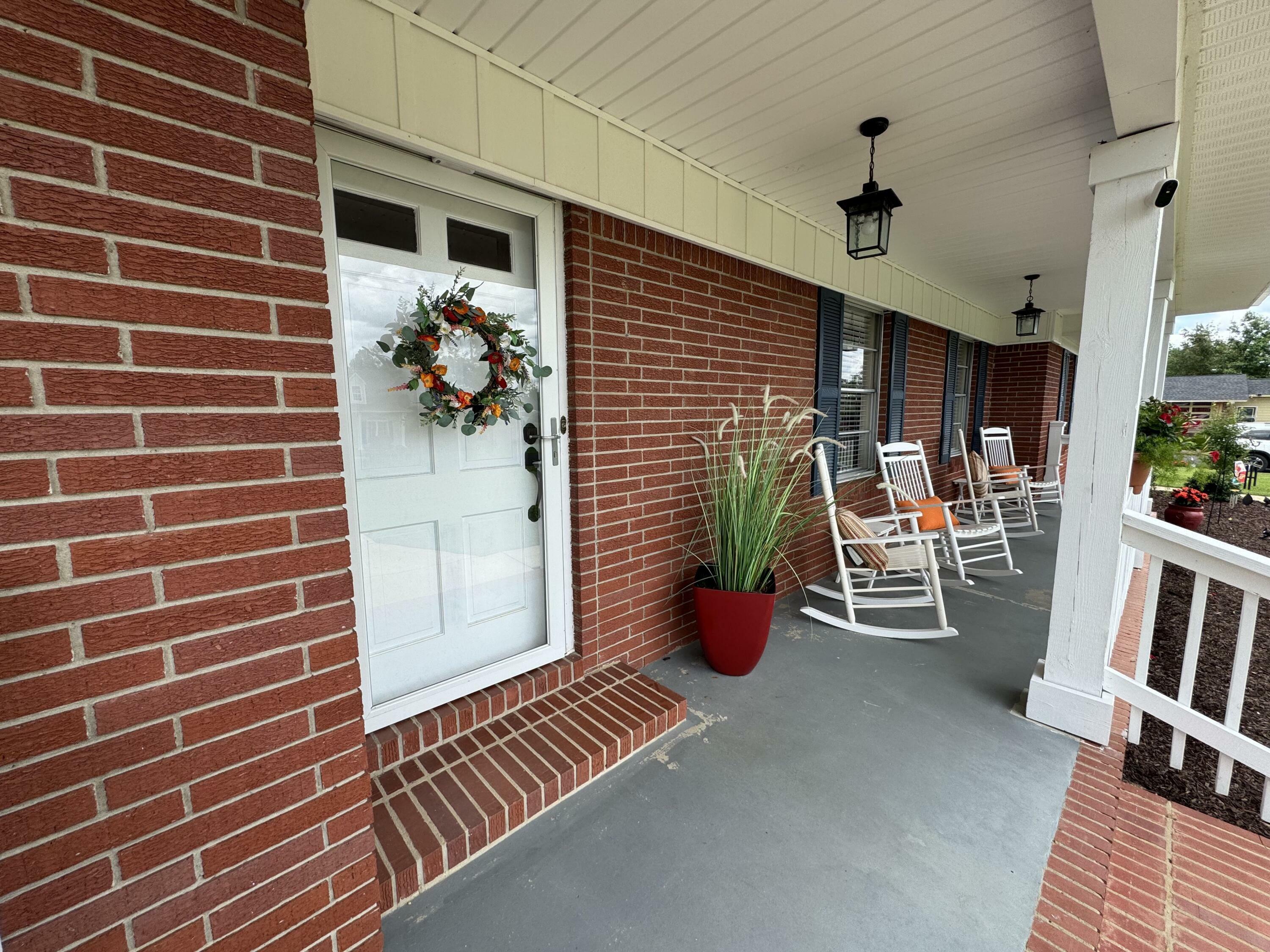 Property Photo:  1201 Lake Drive  MS 38821 