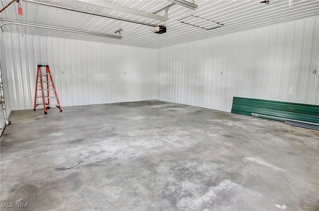 Property Photo: 1560 Russell Avenue OH 43701