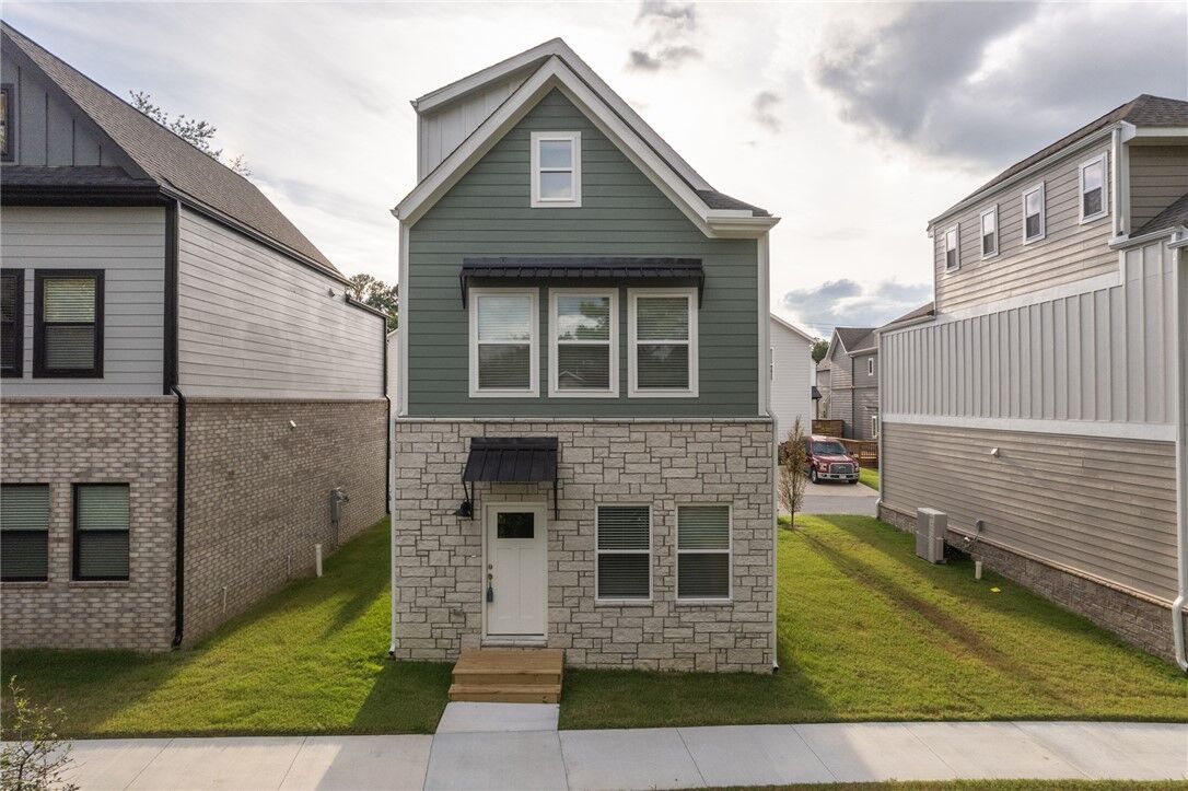 Property Photo:  1323 S Van Buren Avenue  AR 72701 