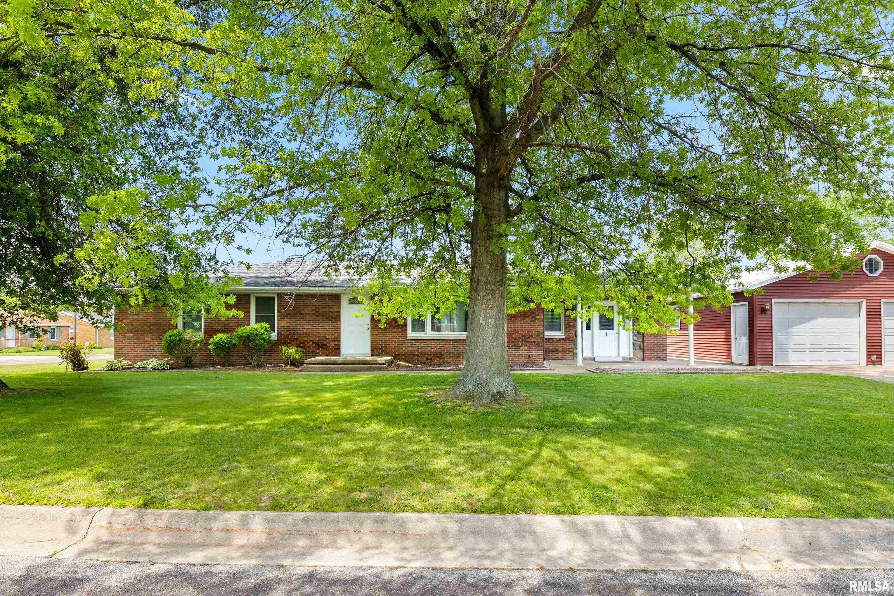 Property Photo: 209 Elmhurst Drive IL 61571