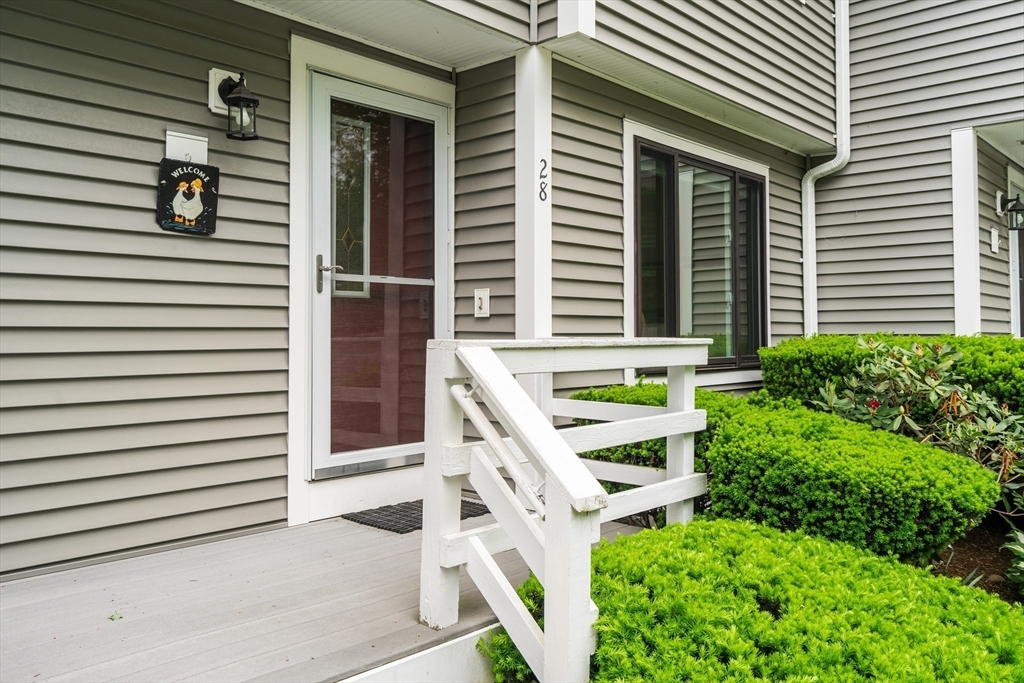 Property Photo: 28 Hartshorn Place 28 MA 02081