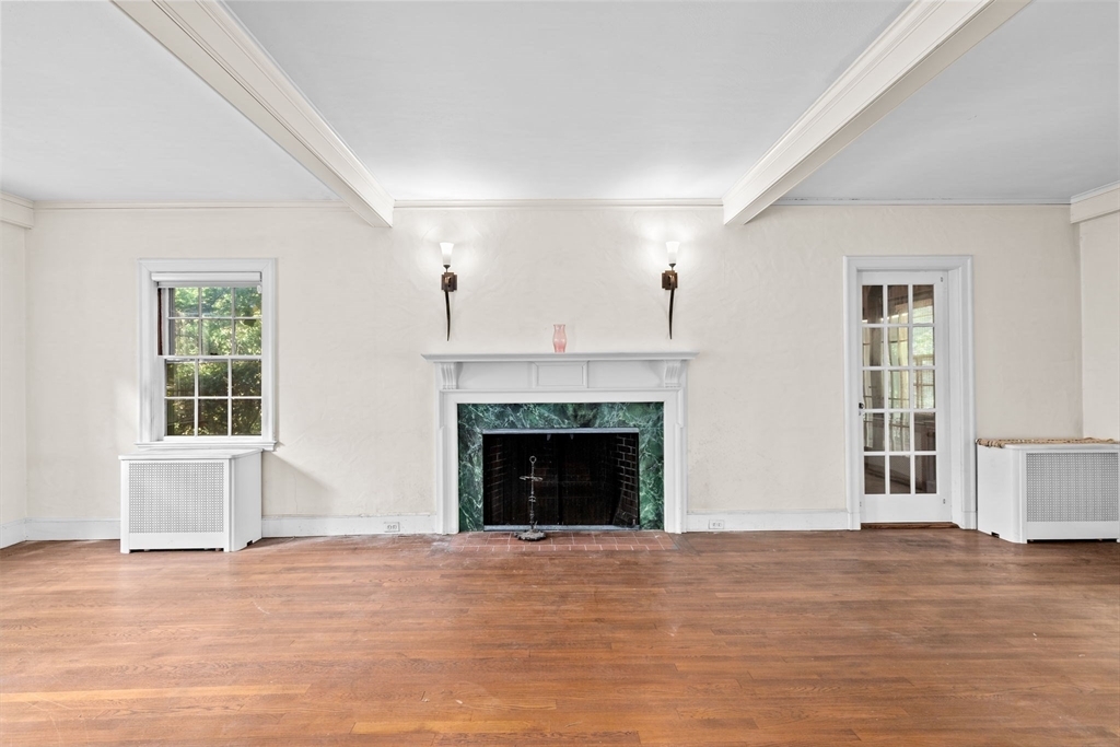 Property Photo: 25 Hundreds Cir MA 02481