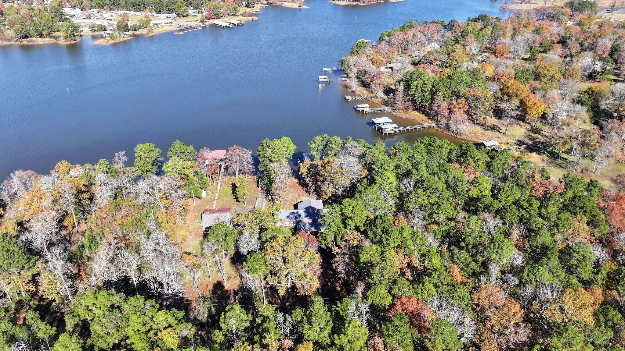 Property Photo: 378 Woodland Dr LA 71449