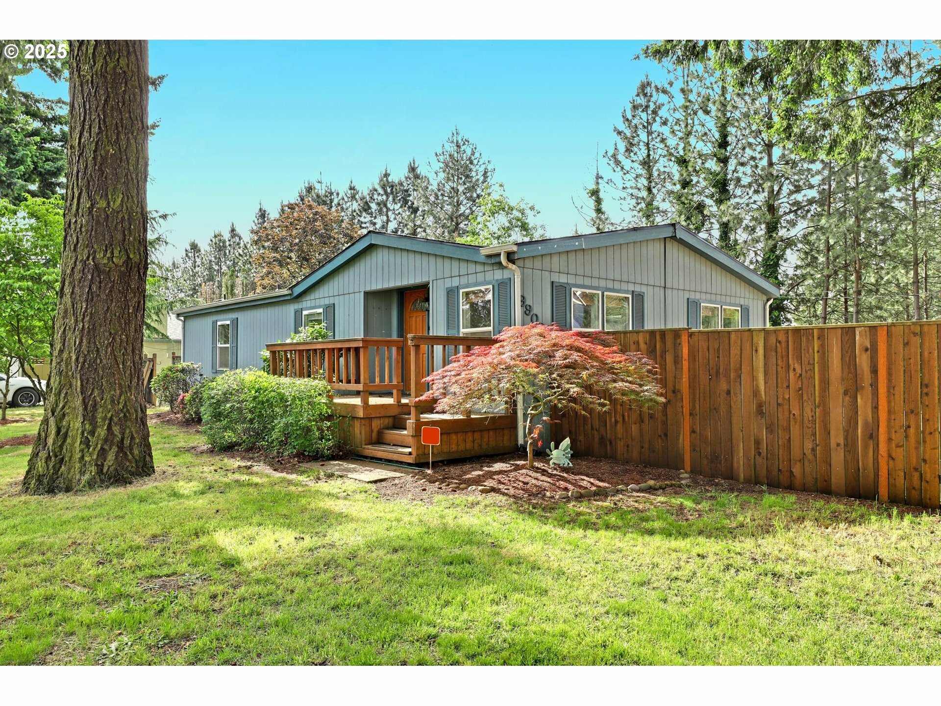 Property Photo: 9900 SE 72nd Ave OR 97222