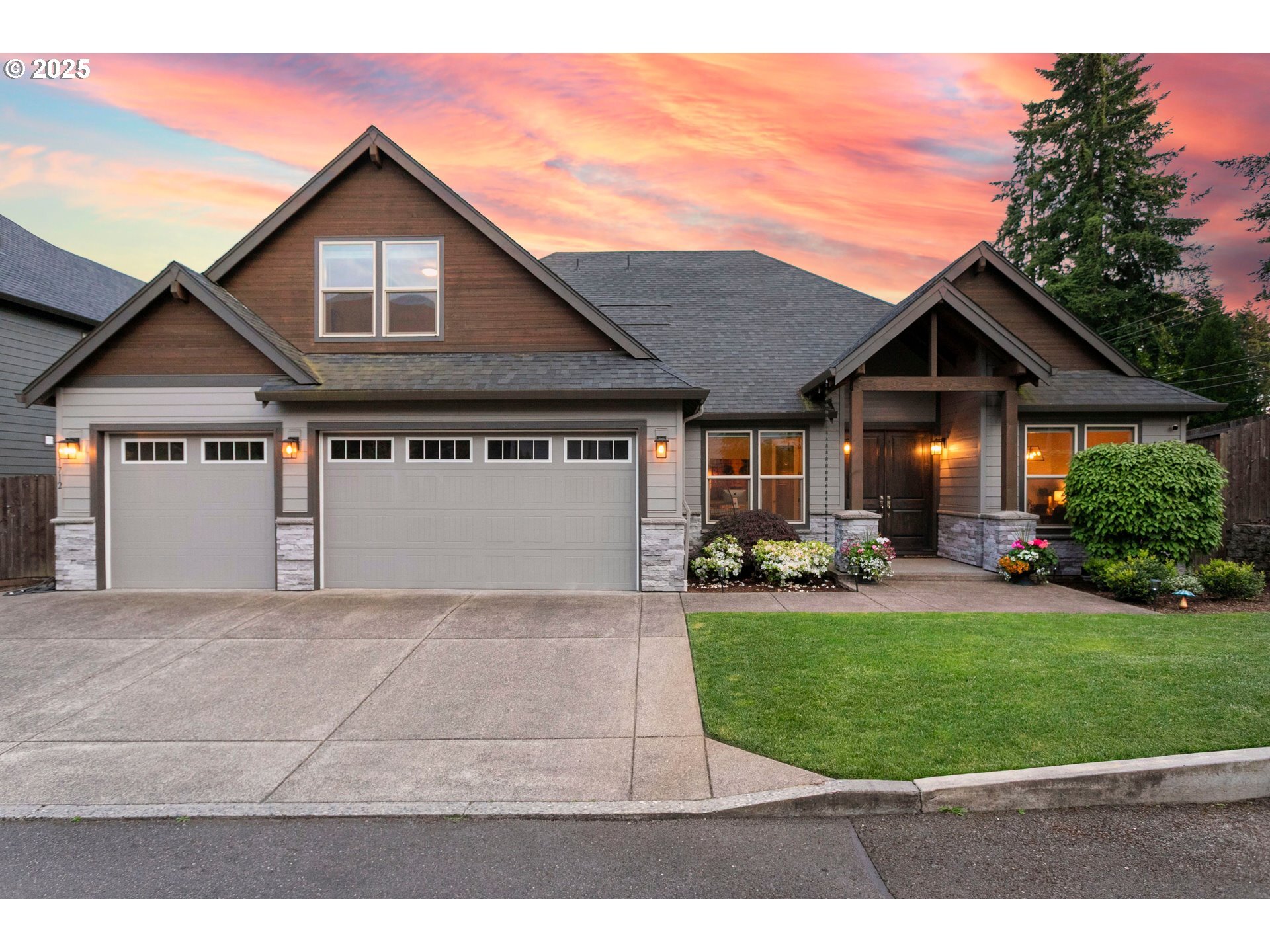 Property Photo: 11712 NW 15th Ave WA 98685