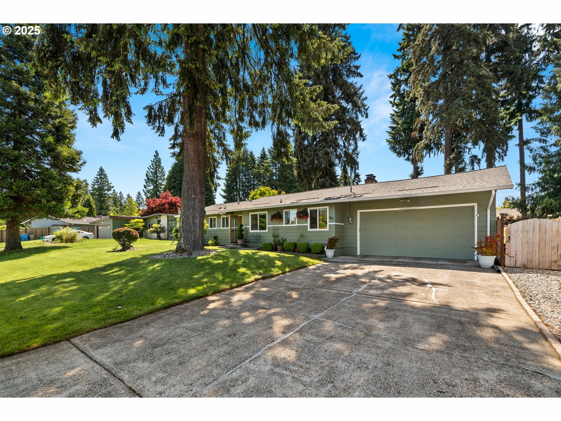 Property Photo: 1211 NE 110th St WA 98685