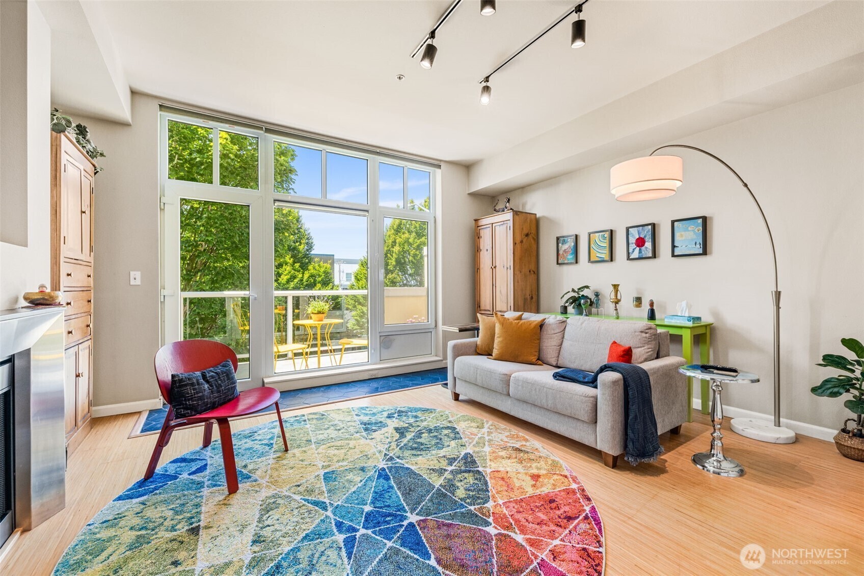 17 W Mercer Street 206  Seattle WA 98119 photo
