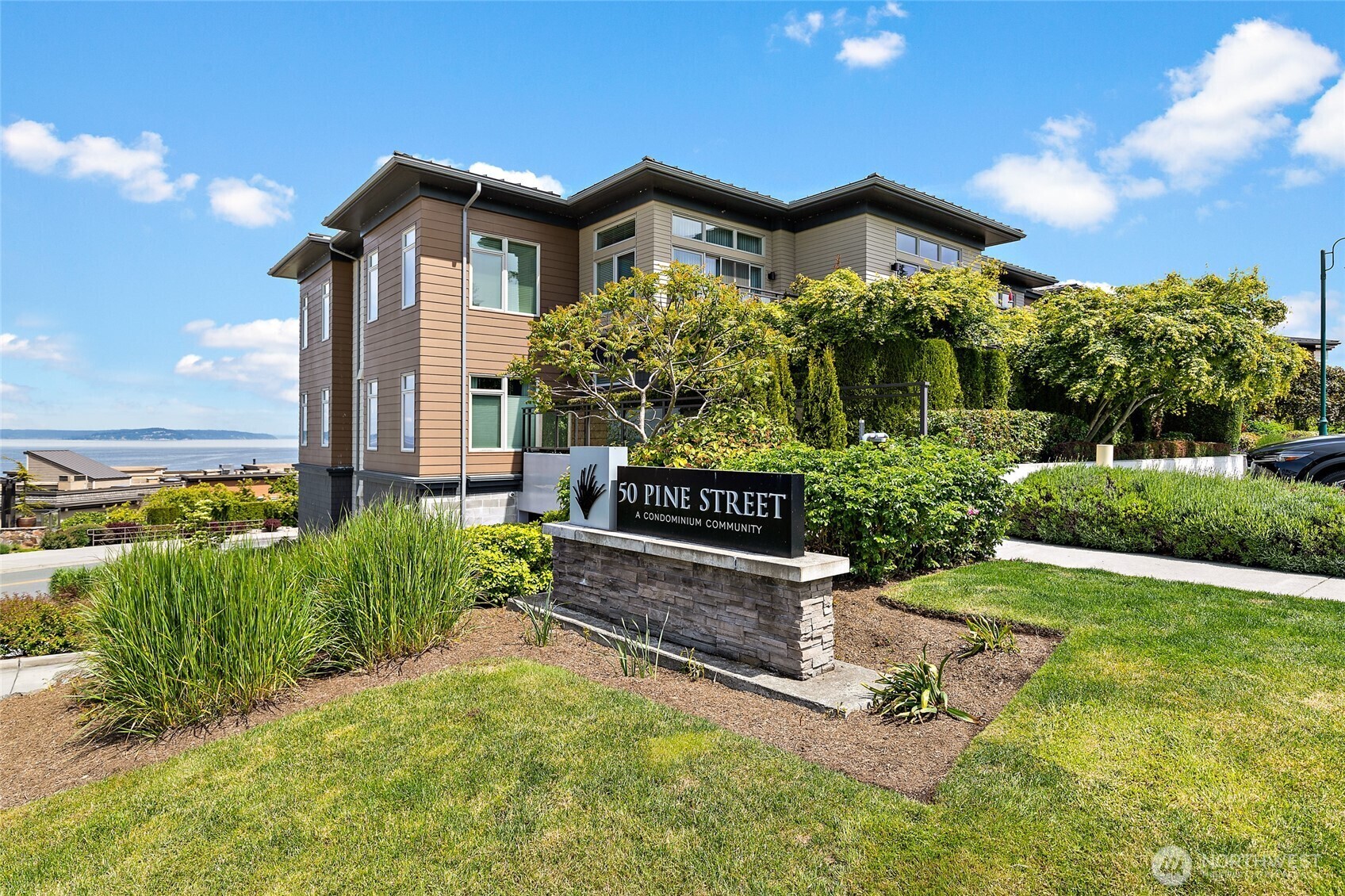 Property Photo:  50  Pine Street 420  WA 98020 