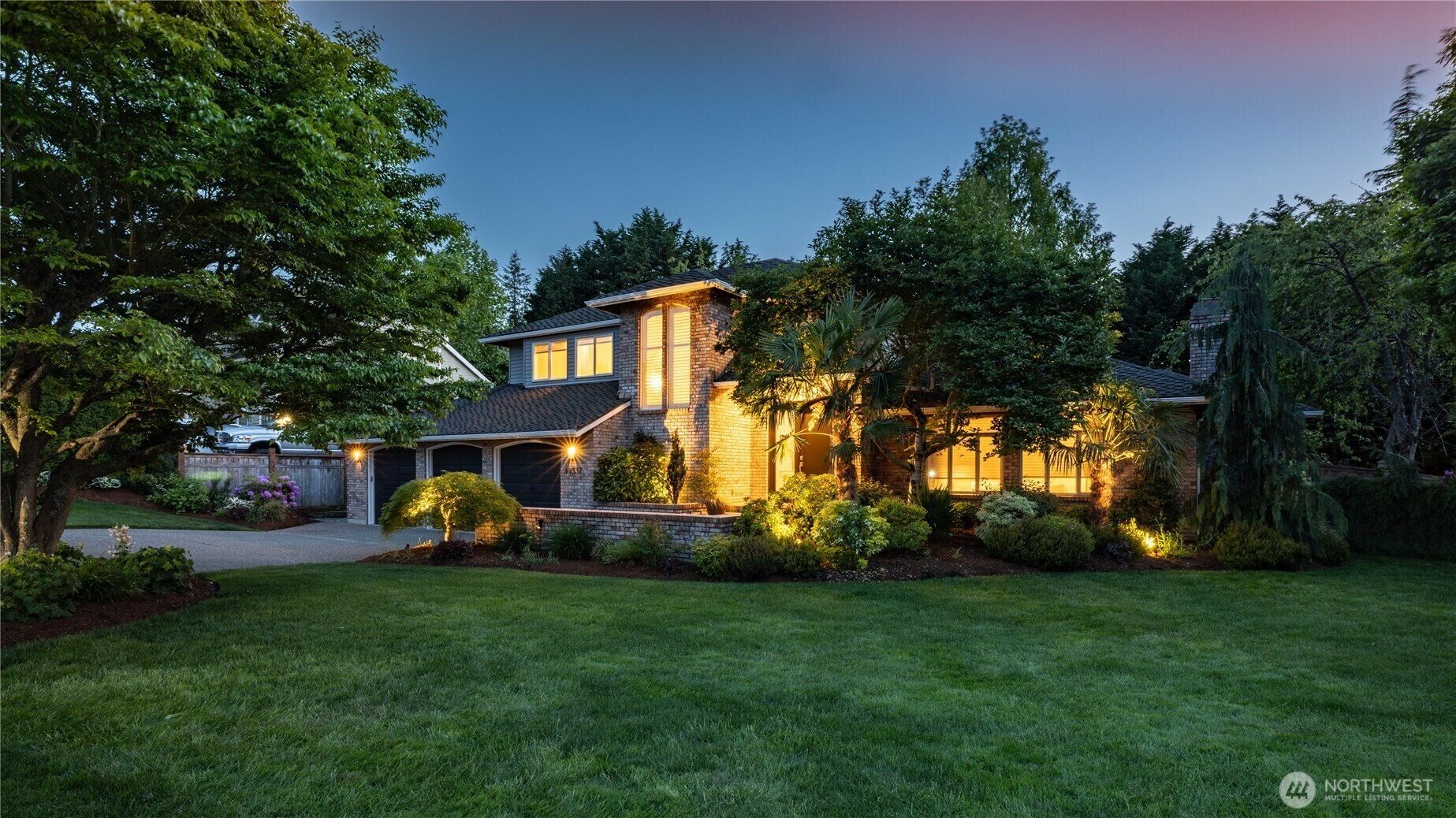 Property Photo: 19337 4th Avenue SW WA 98166