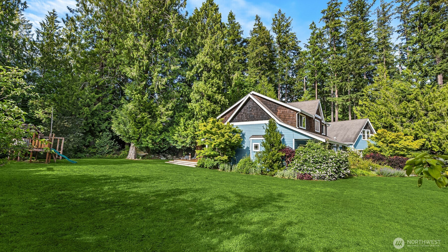 Property Photo: 6570 Cedar Glade Lane WA 98110