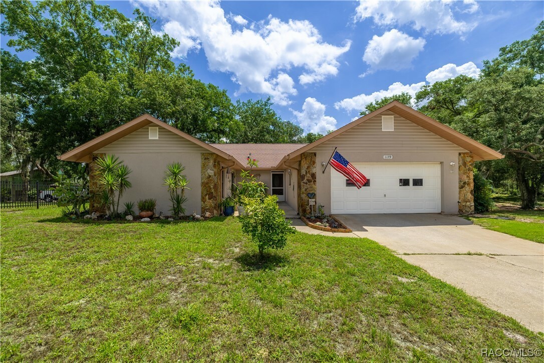 Property Photo: 1179 N Point Lonesome Road FL 34453