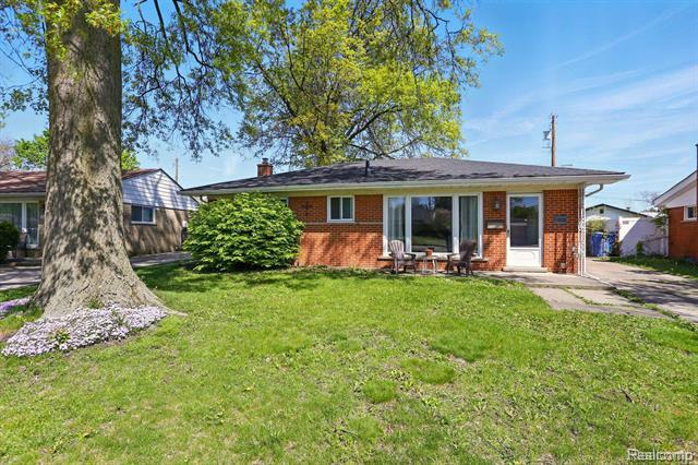 26830 Constance Street  Dearborn Heights MI 48127 photo