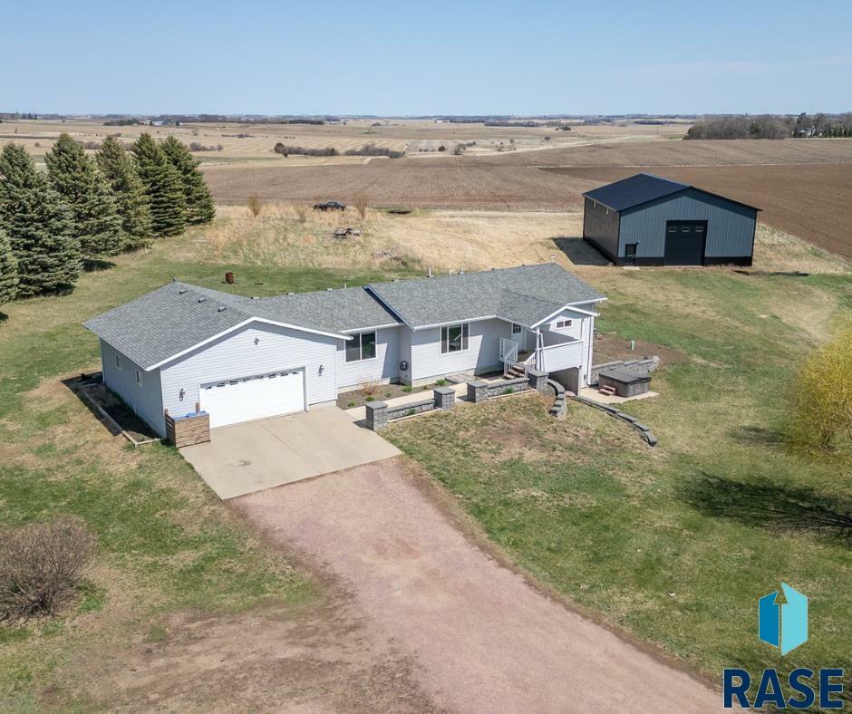 Property Photo: 25280 480th Ave SD 57030