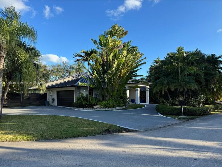 Property Photo:  14601 SW 99th Ave  FL 33176