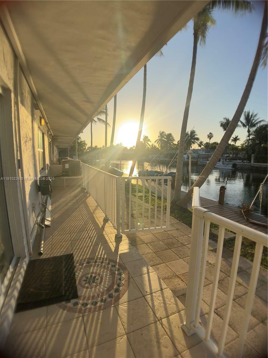 Property Photo: 2225 NE 123rd St 105 FL 33181