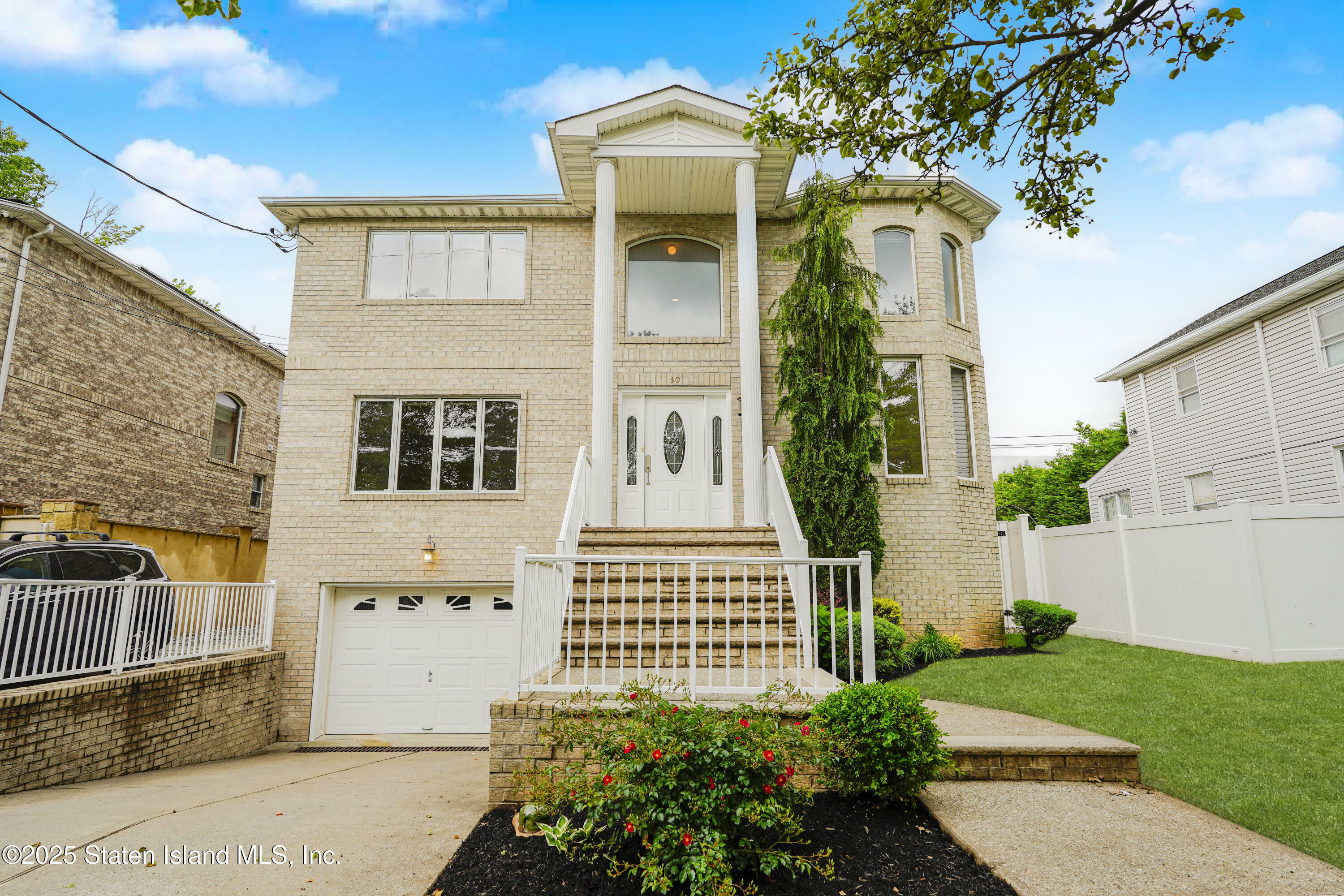 30 Carlton Court  Staten Island NY 10312 photo