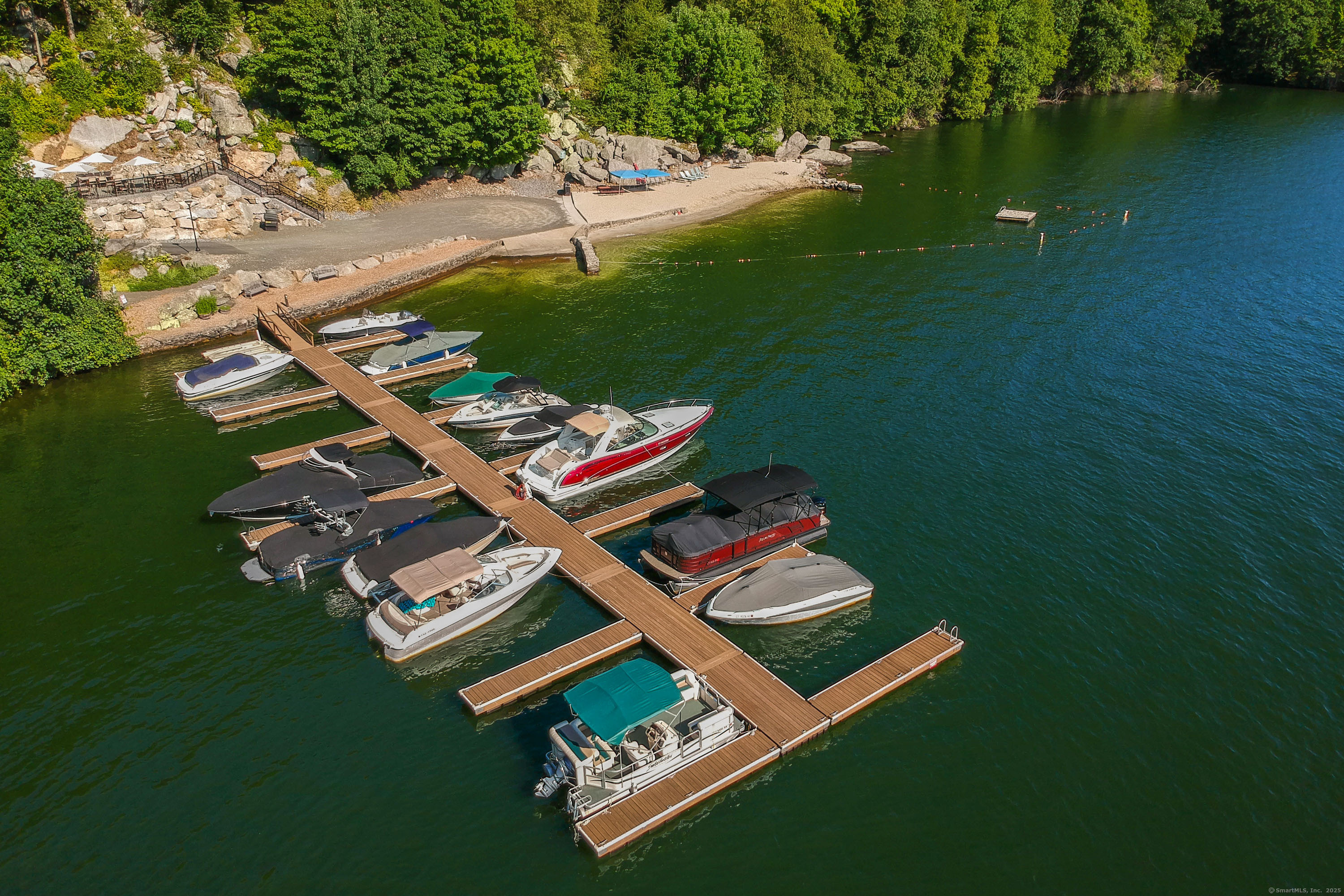 Property Photo: 4 Shoreview Lane CT 06811