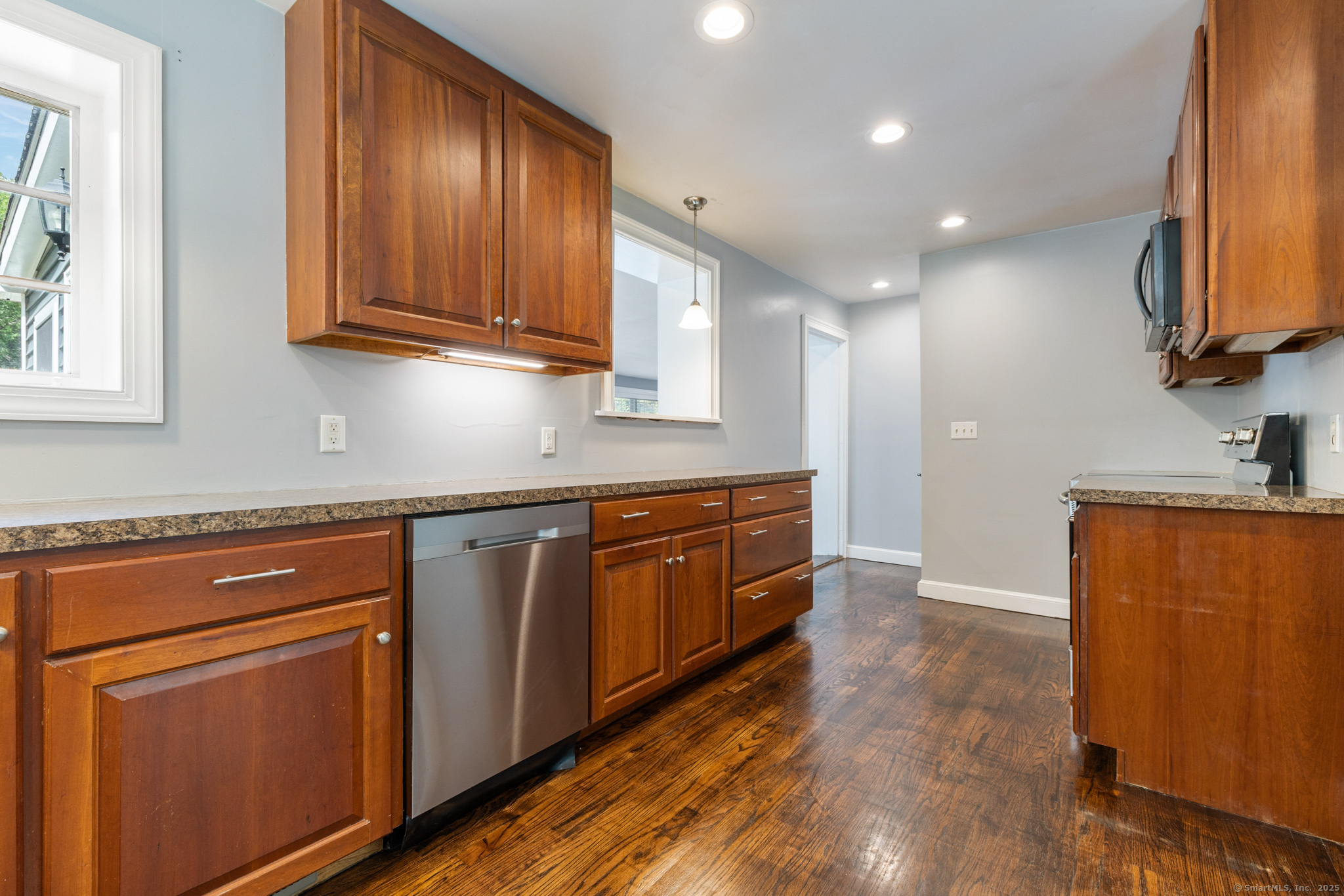 Property Photo: 10 Lakeside Drive CT 06035