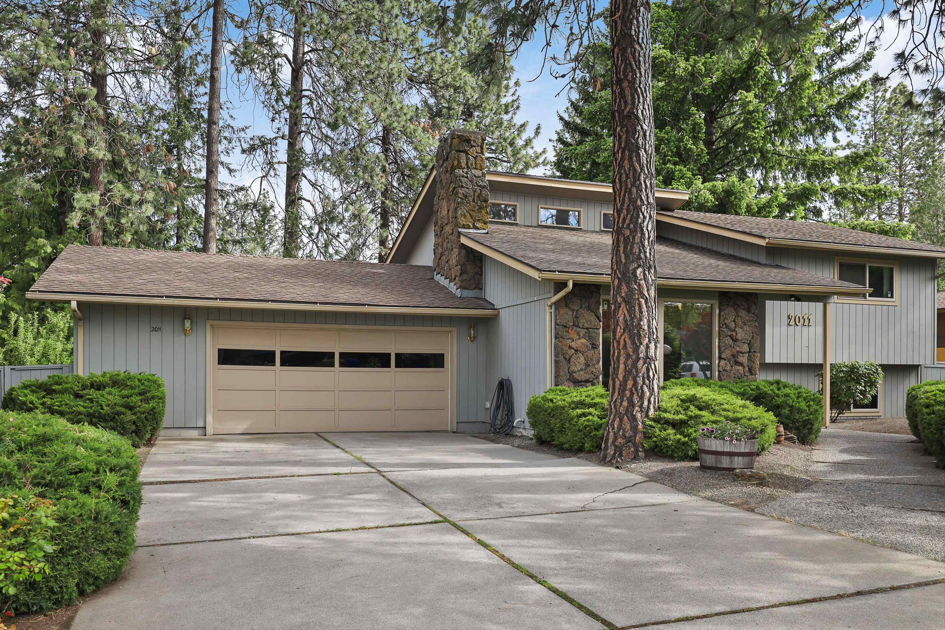 2011 E 55th Ave  Spokane WA 99223 photo