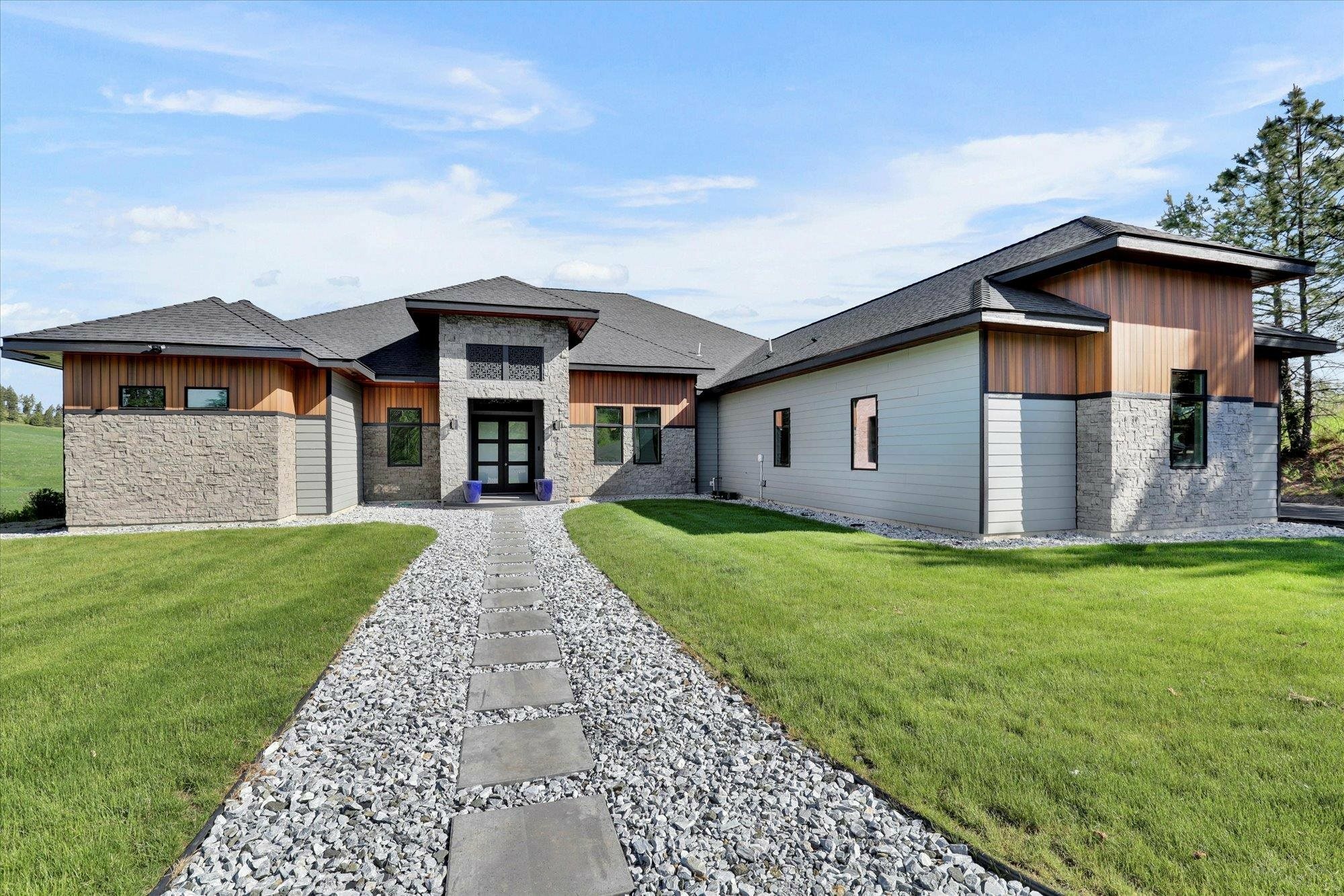 Property Photo: 5110 W Hayden Ln WA 99208