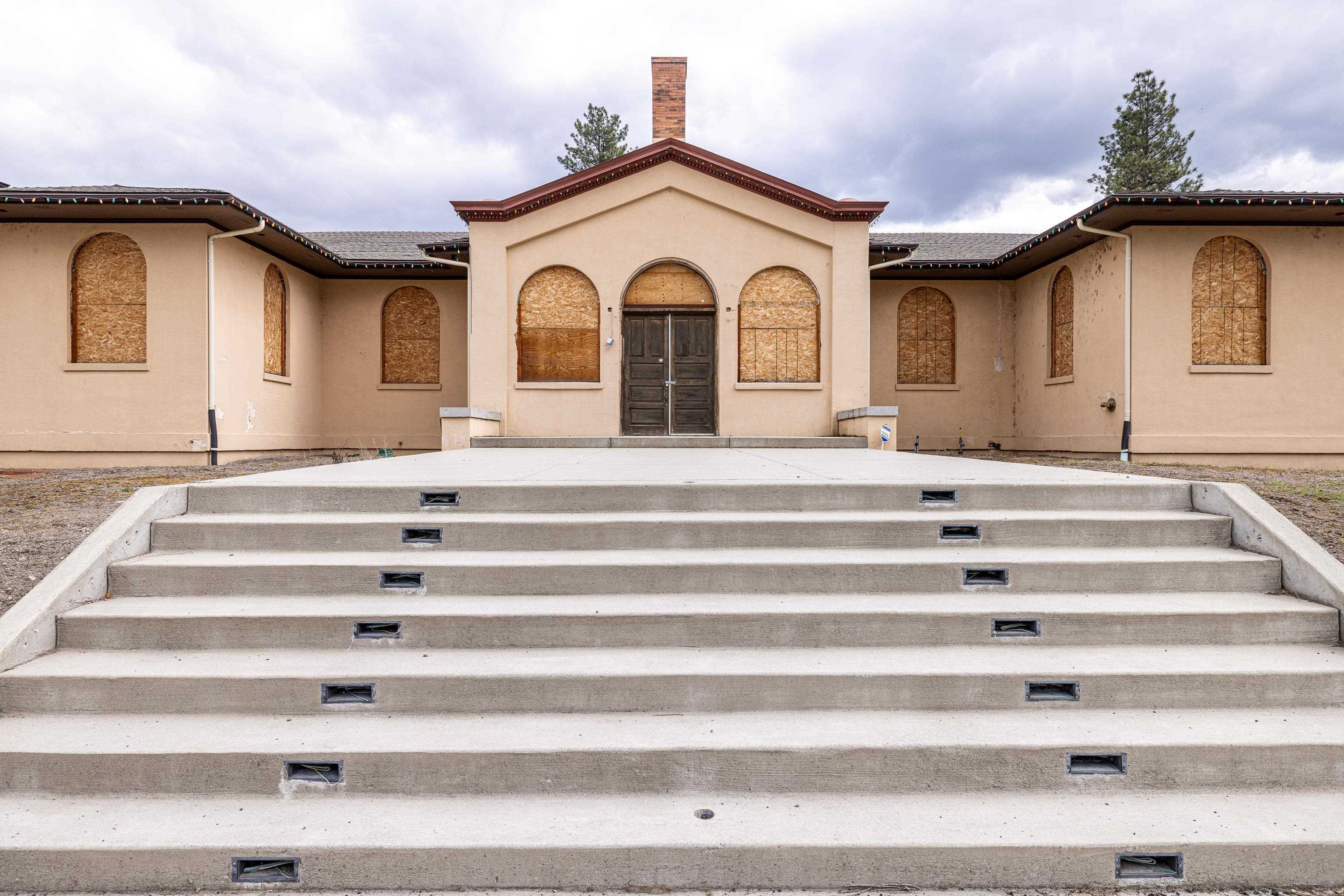 Property Photo: 2225 S Inland Empire Way WA 99224