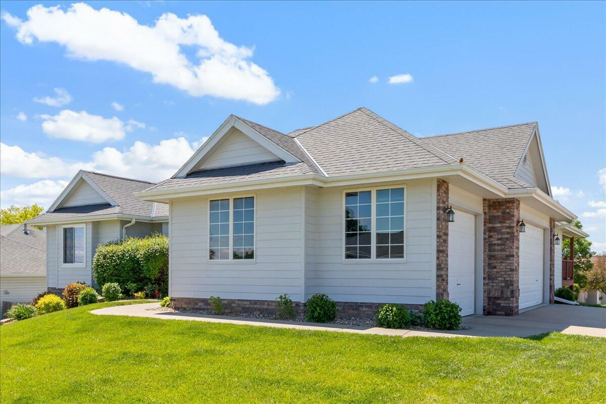 Property Photo: 4105 Gladbrook Drive IA 51503