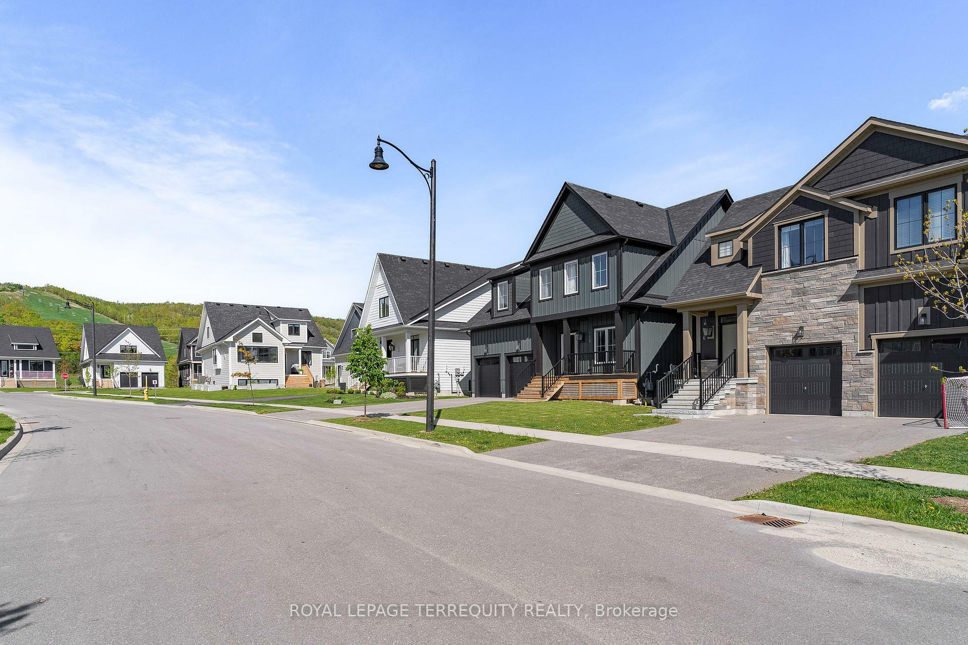 Property Photo: 156 Sycamore Street ON L9Y 4E4