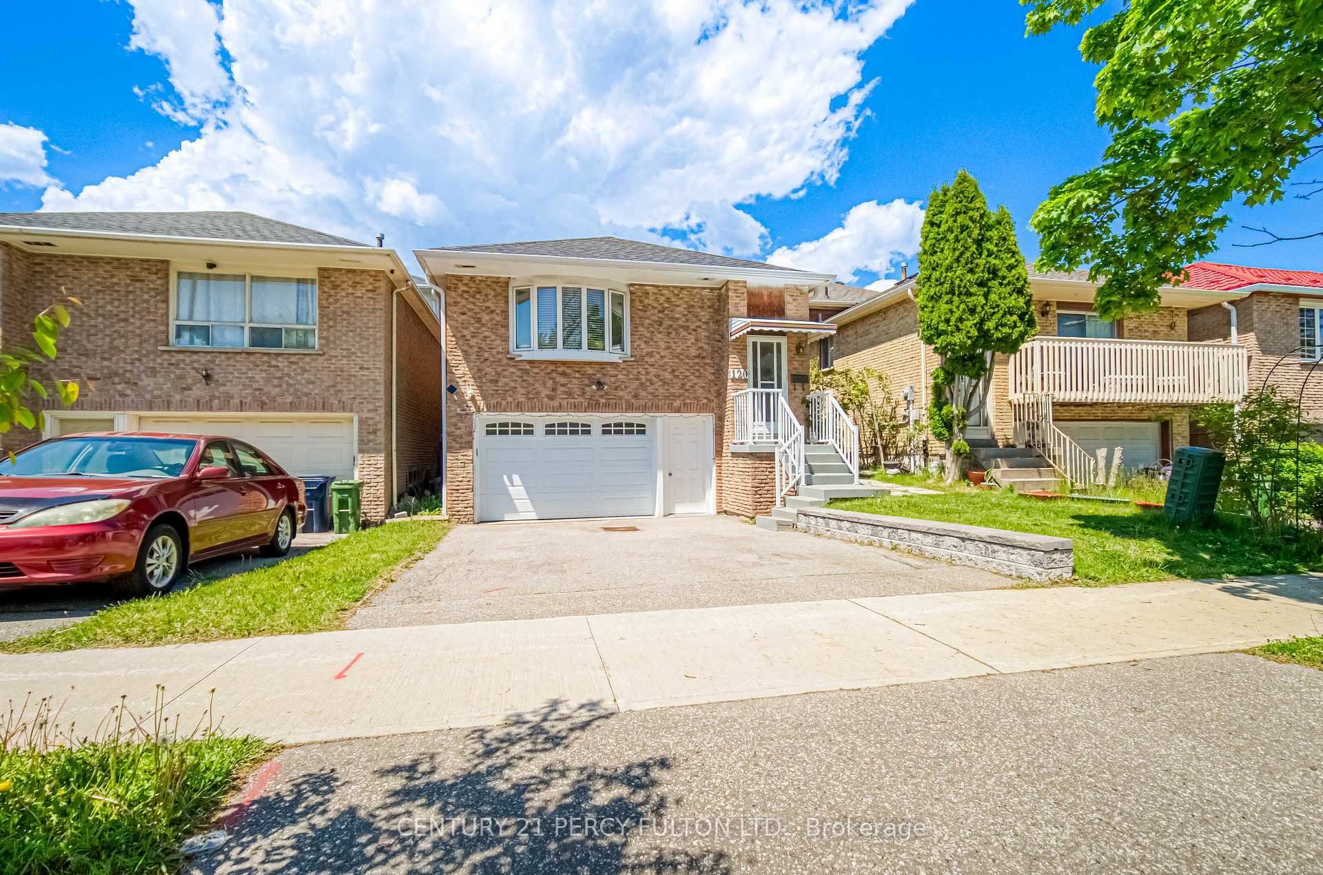 Photo de la propriété: 120 Granada Crescent ON M1B 2H5
