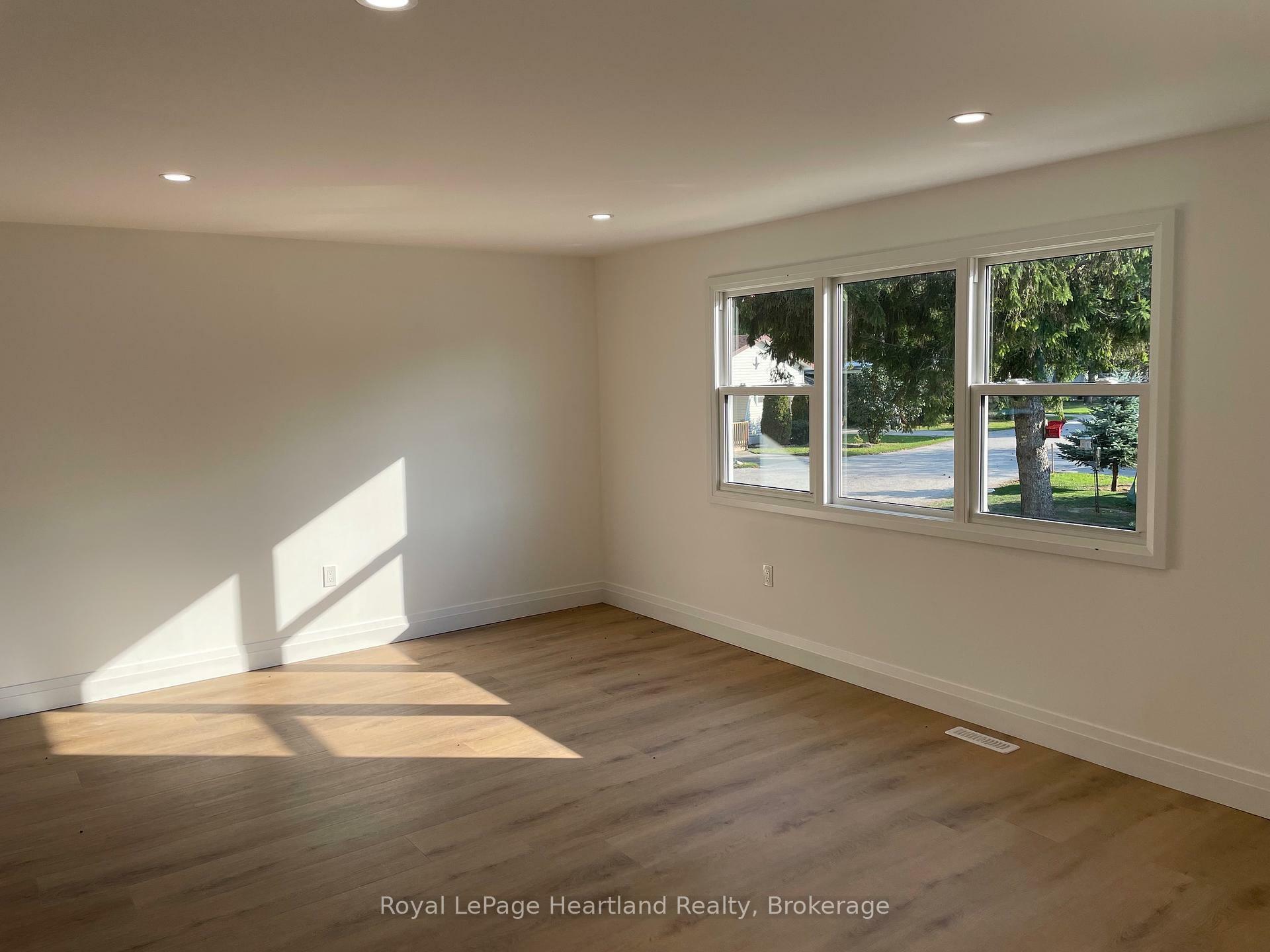 Property Photo: 26 Watergate Drive ON N7A 3Y3