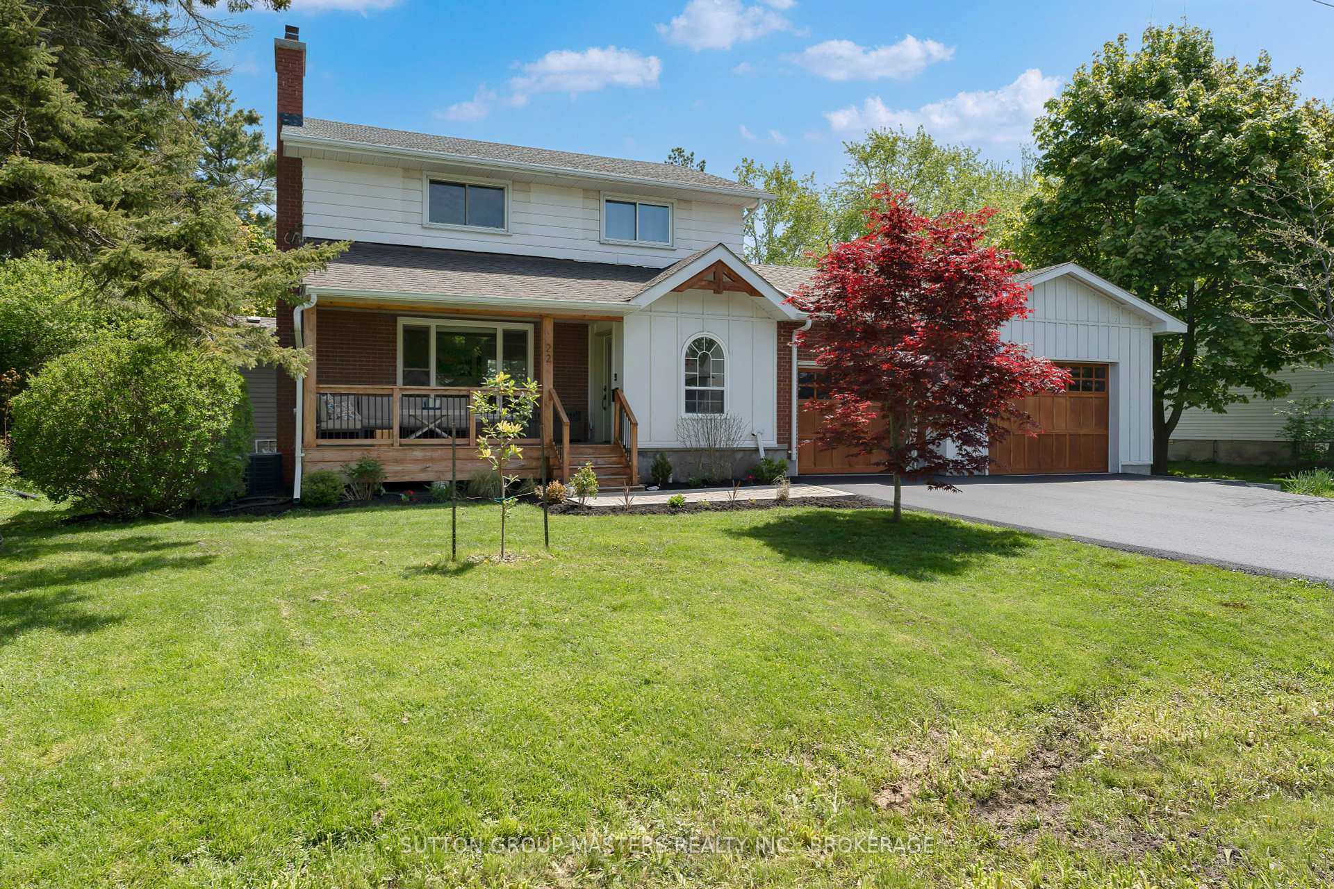 Property Photo: 22 Montgomery Boulevard ON K7M 3N6