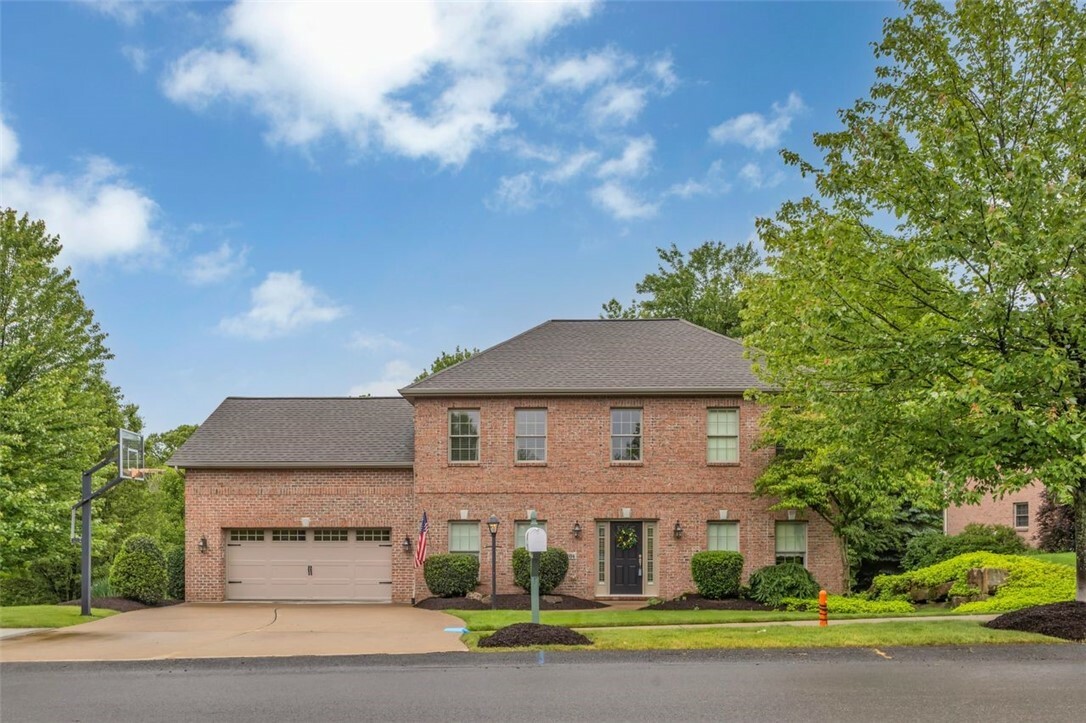 Property Photo: 104 Southridge Dr PA 16066