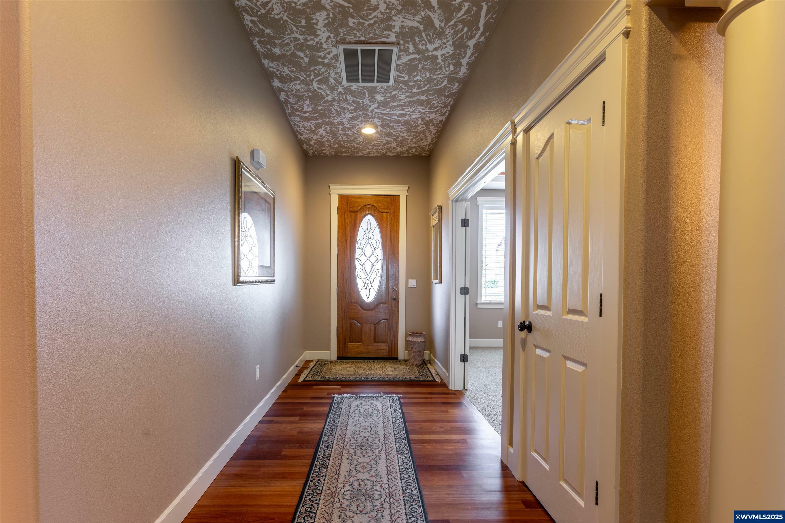 Property Photo: 372 Eagle Feather St NW OR 97304