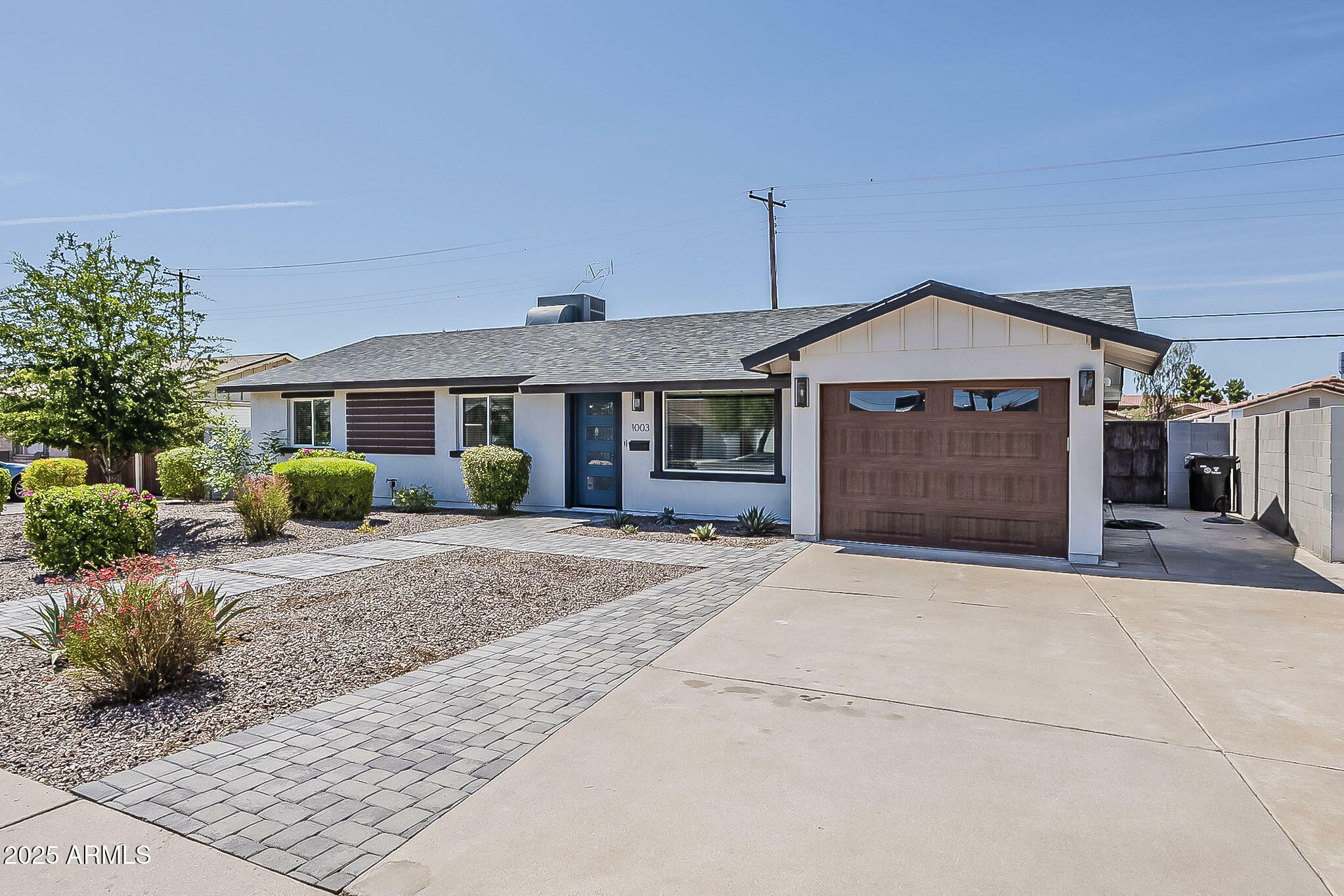 Property Photo: 1003 E Marigold Lane AZ 85288