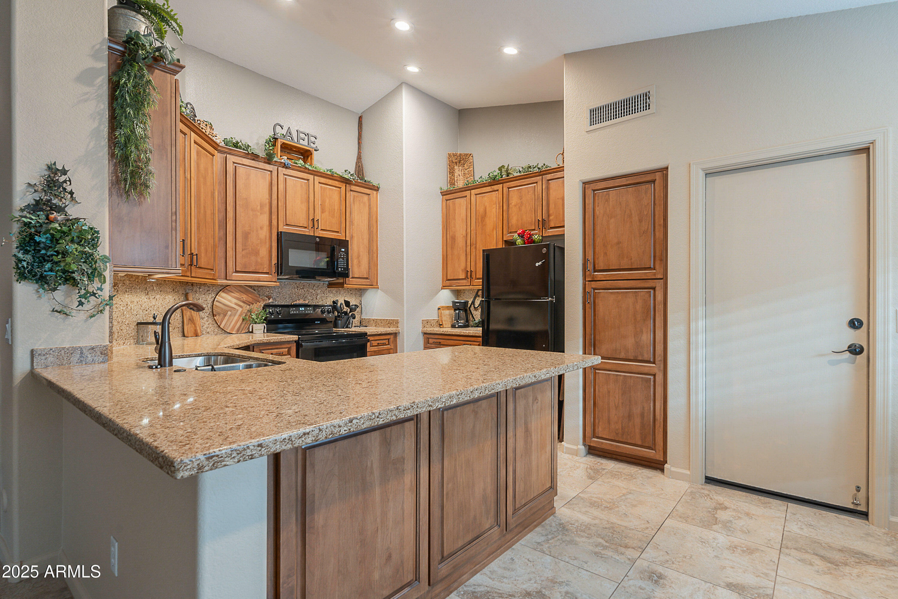 Property Photo: 490 W Encinas Street AZ 85233