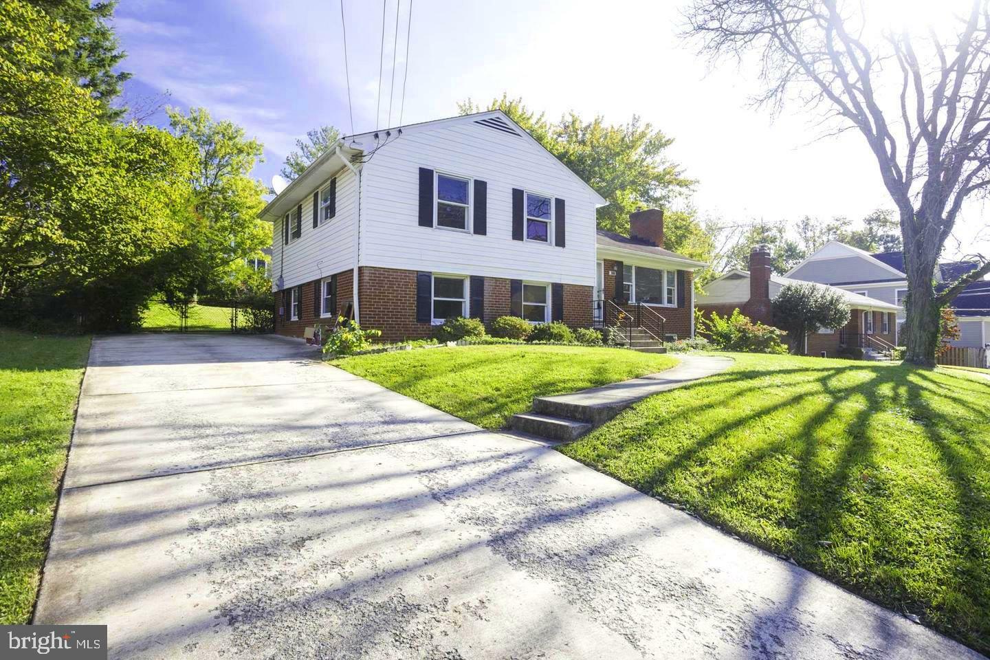 Property Photo: 1817 Westmoreland Street VA 22101